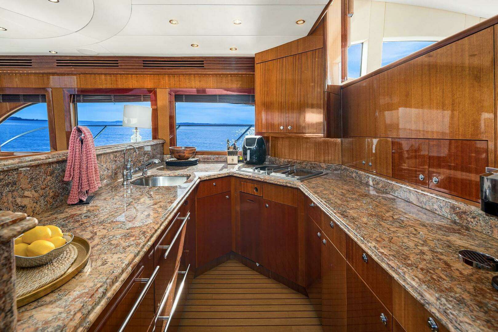 2001 Hatteras Cockpit Motoryacht - Image 6