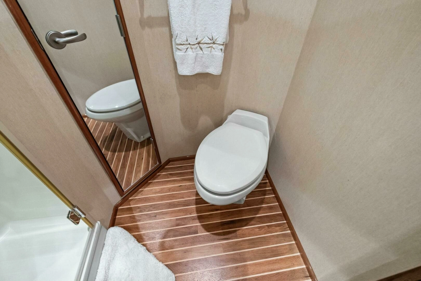 2008 Viking 64 Convertible - Image 61