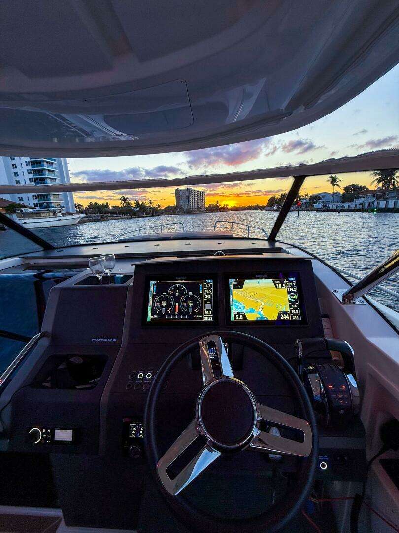 2022 Nimbus T11 - Image 22