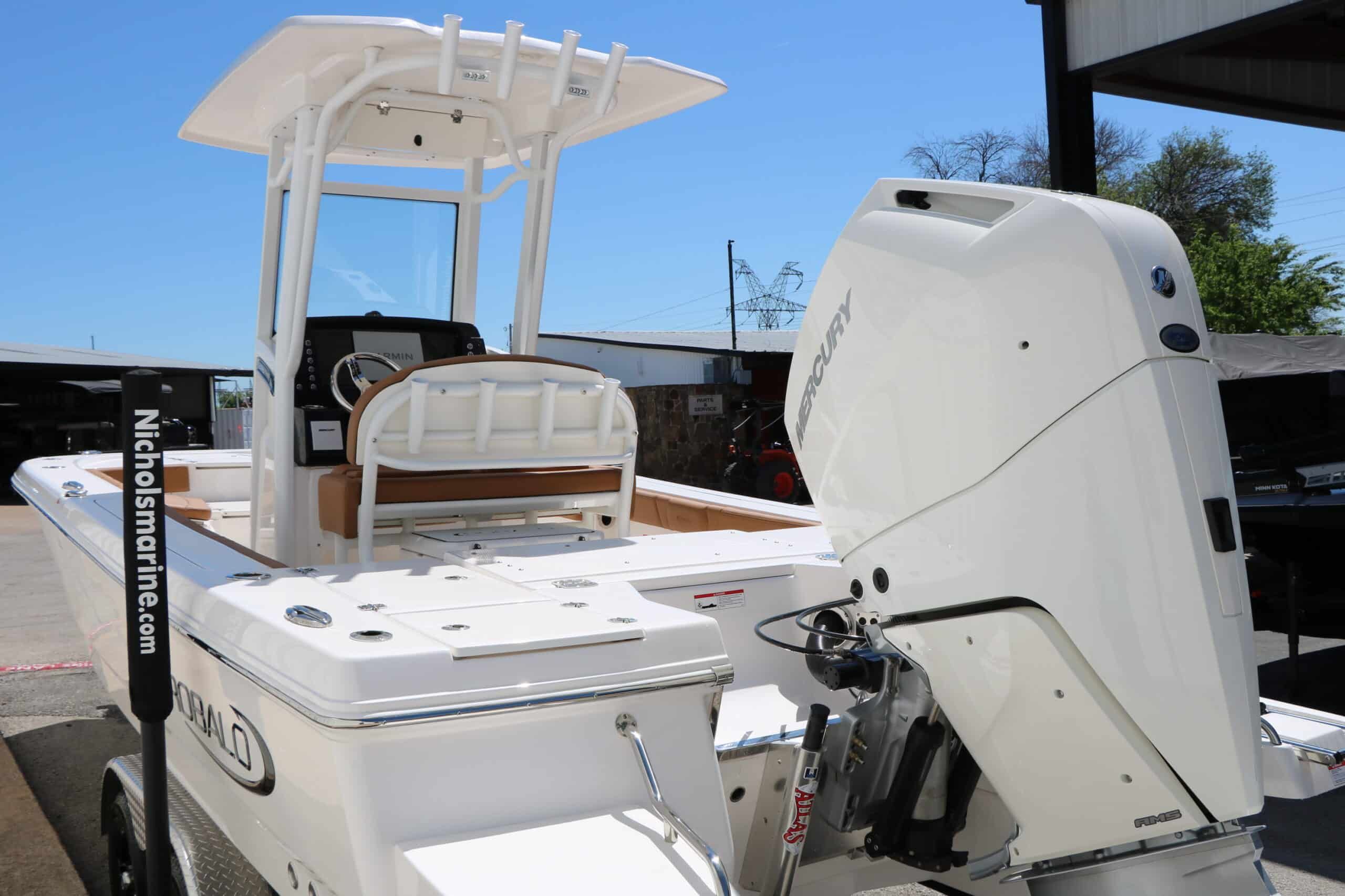 2026 Robalo 246 Cayman - 8