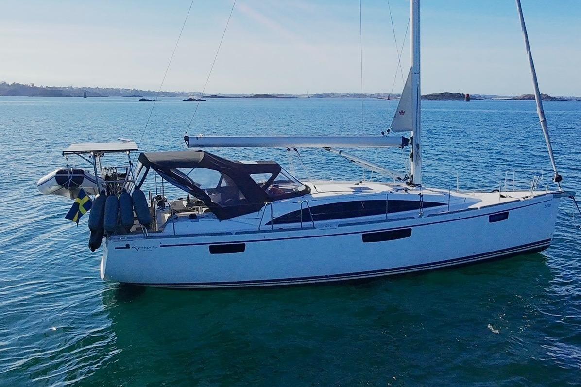 2019 Bavaria Vision 42