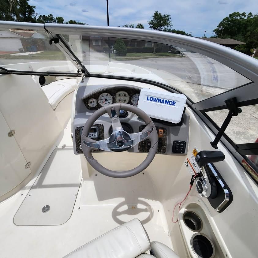 2011 Stingray 235 LR - 5