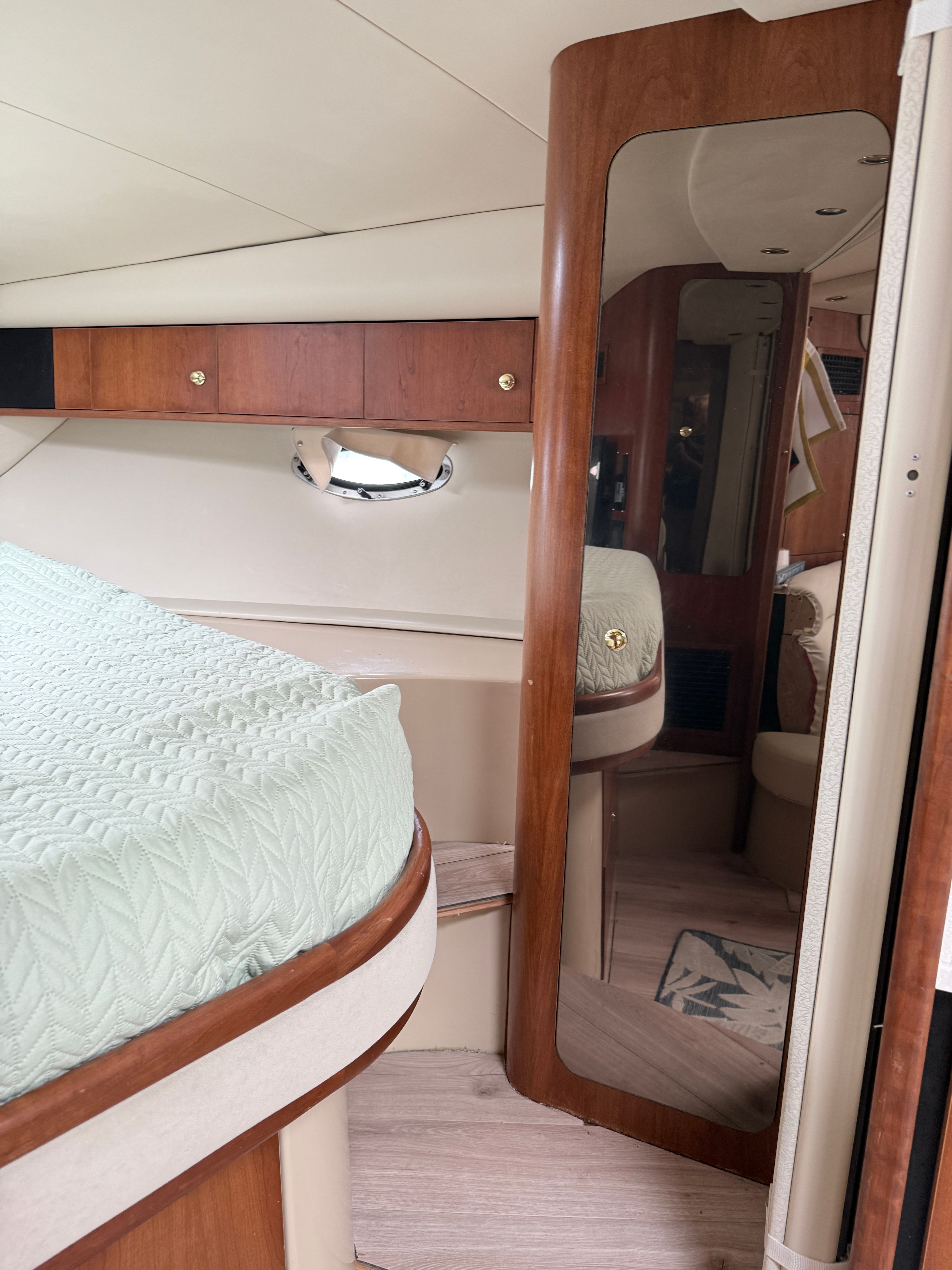 1999 Cruisers Yachts 3870 Esprit - 12
