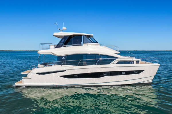 2022 Aquila 54 Yacht