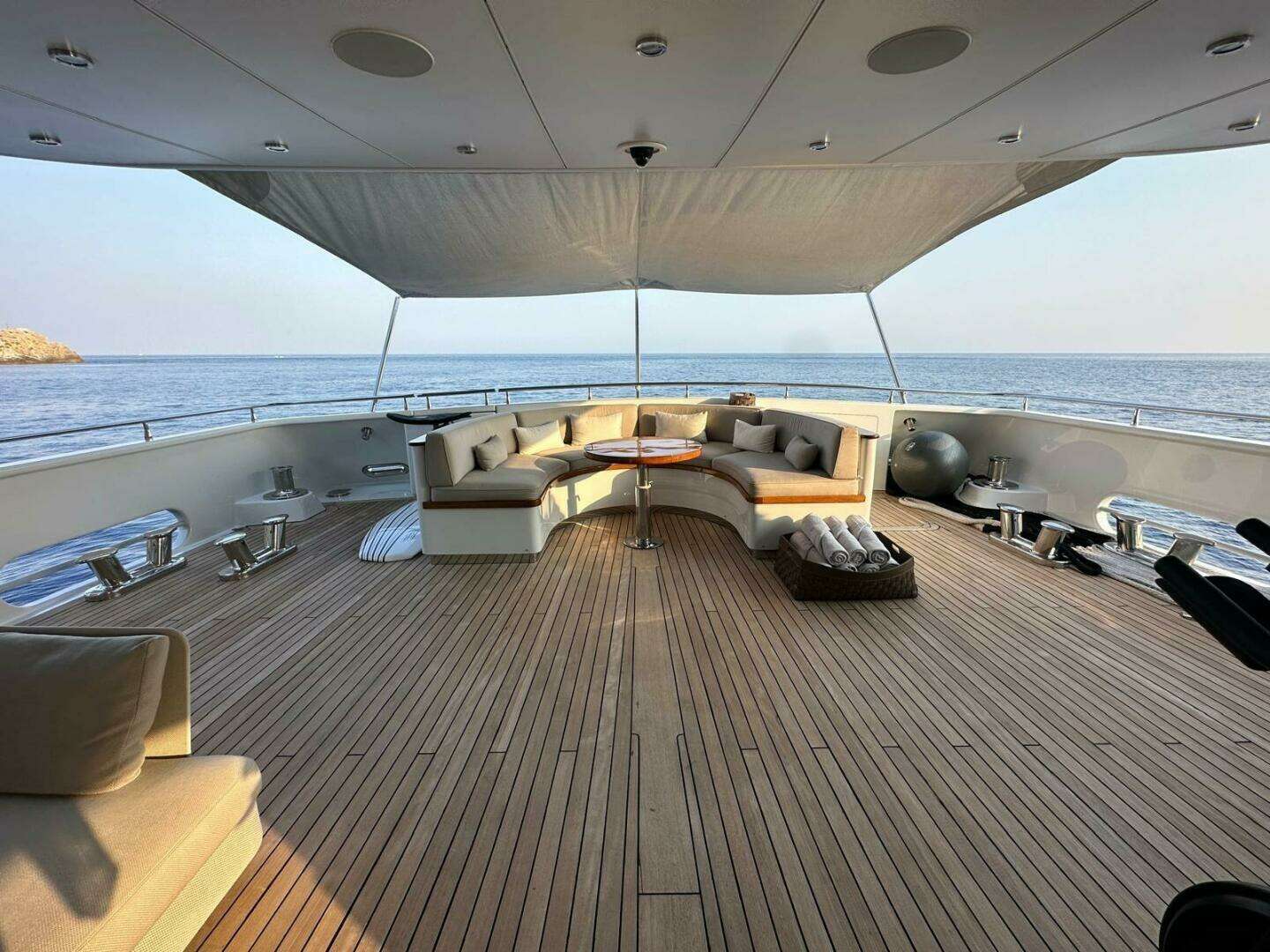 2003 Royal Denship Motor Yacht - Image 13