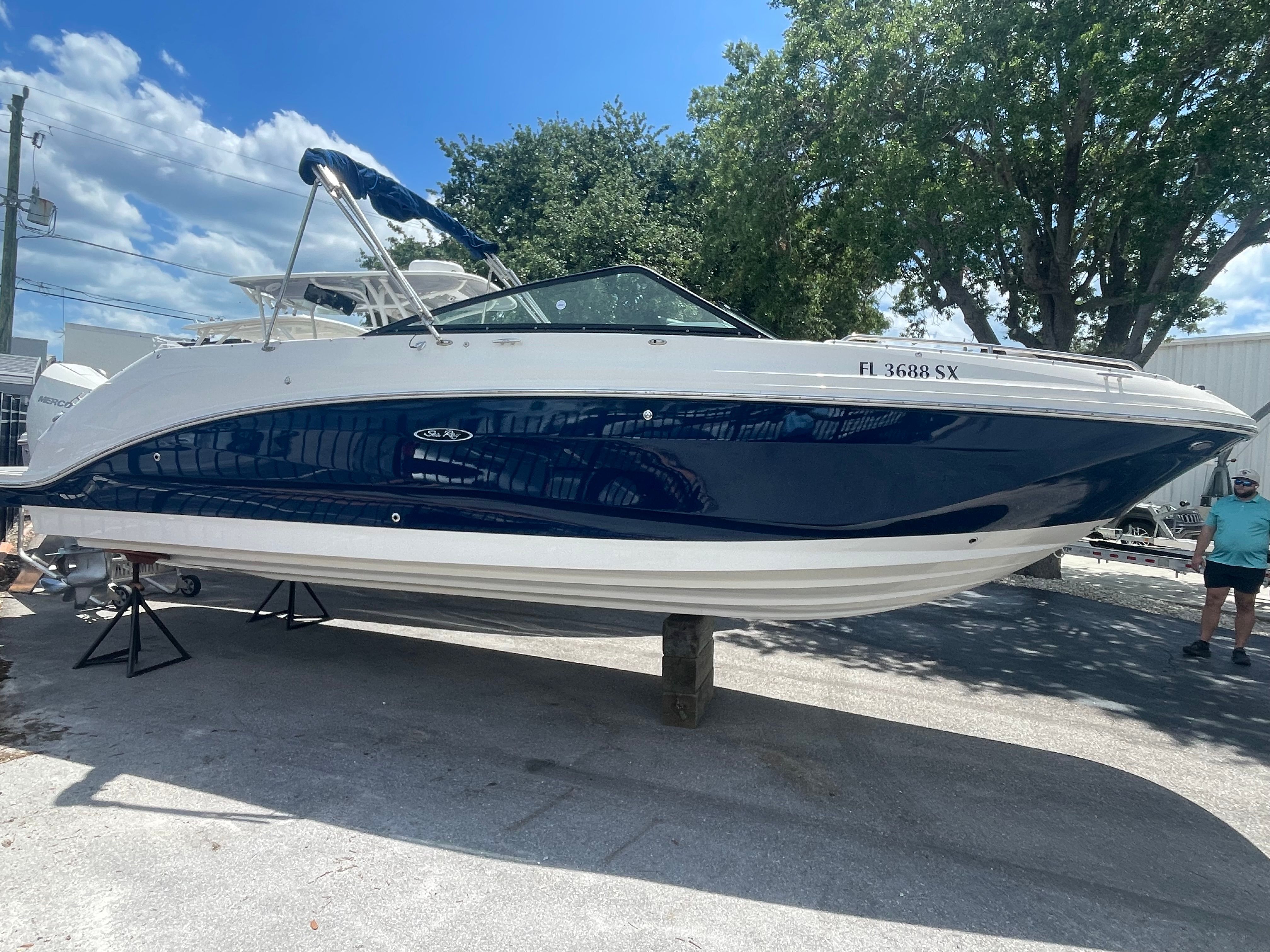 2021 Sea Ray SDX 250