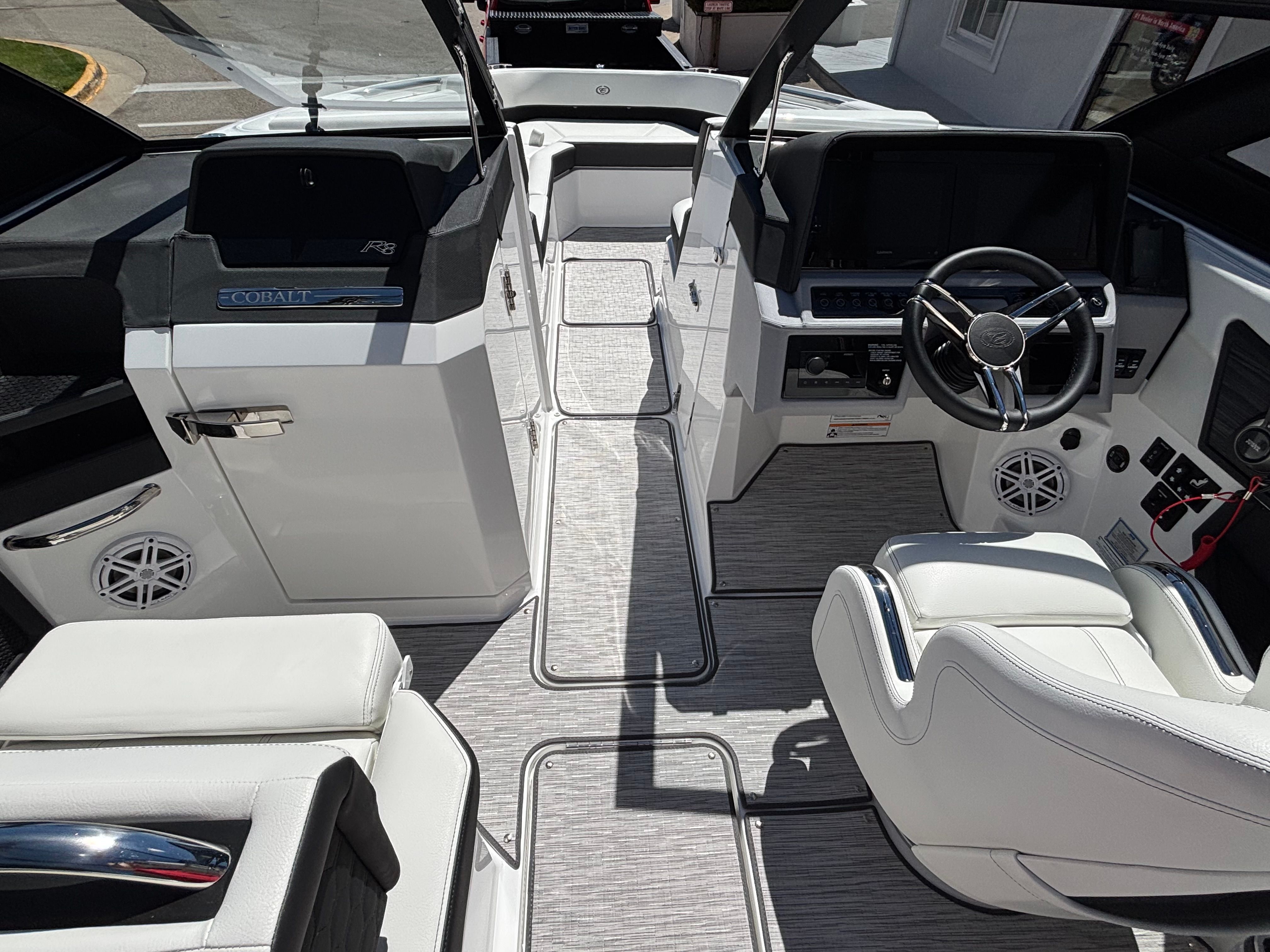 2026 Cobalt R8 Surf - 13