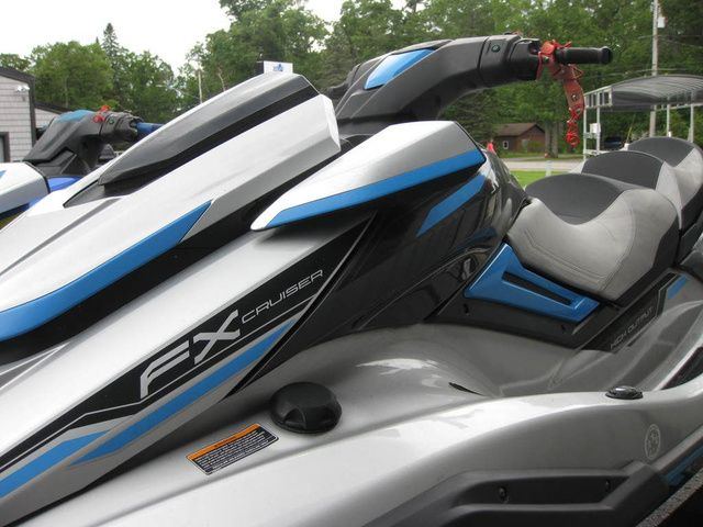 2019 Yamaha WaveRunner GP1800R - 15
