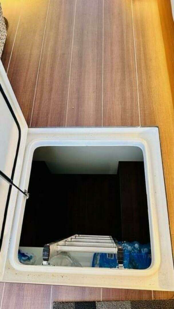 2022 Greenline 48 Diesel Flybridge with Hardtop - Image 32
