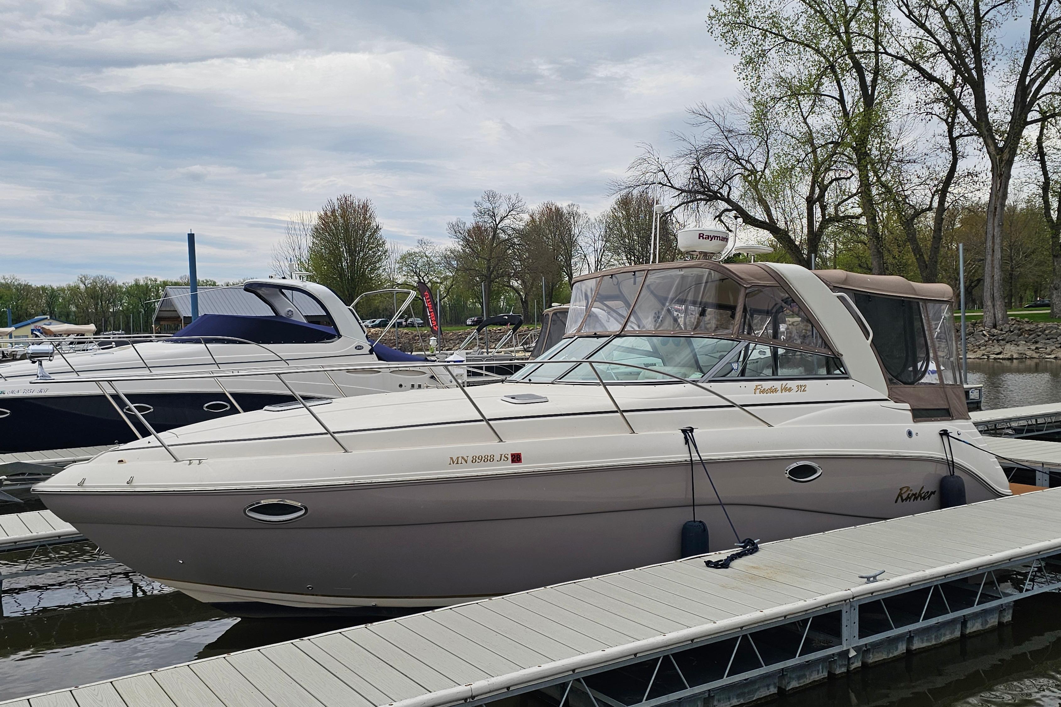 2004 Rinker Fiesta Vee 312