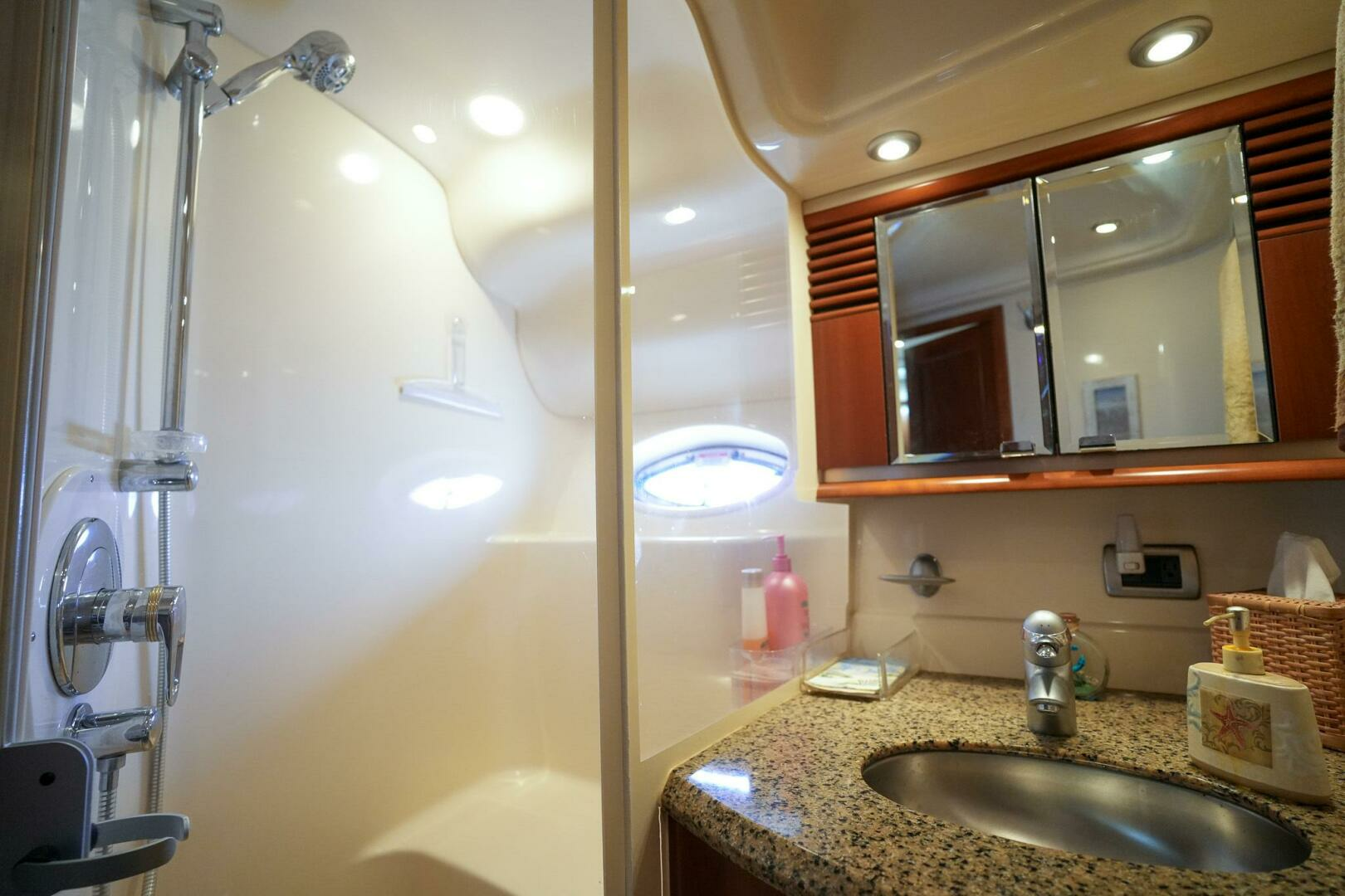 2006 Sea Ray 52 Sundancer - Image 42