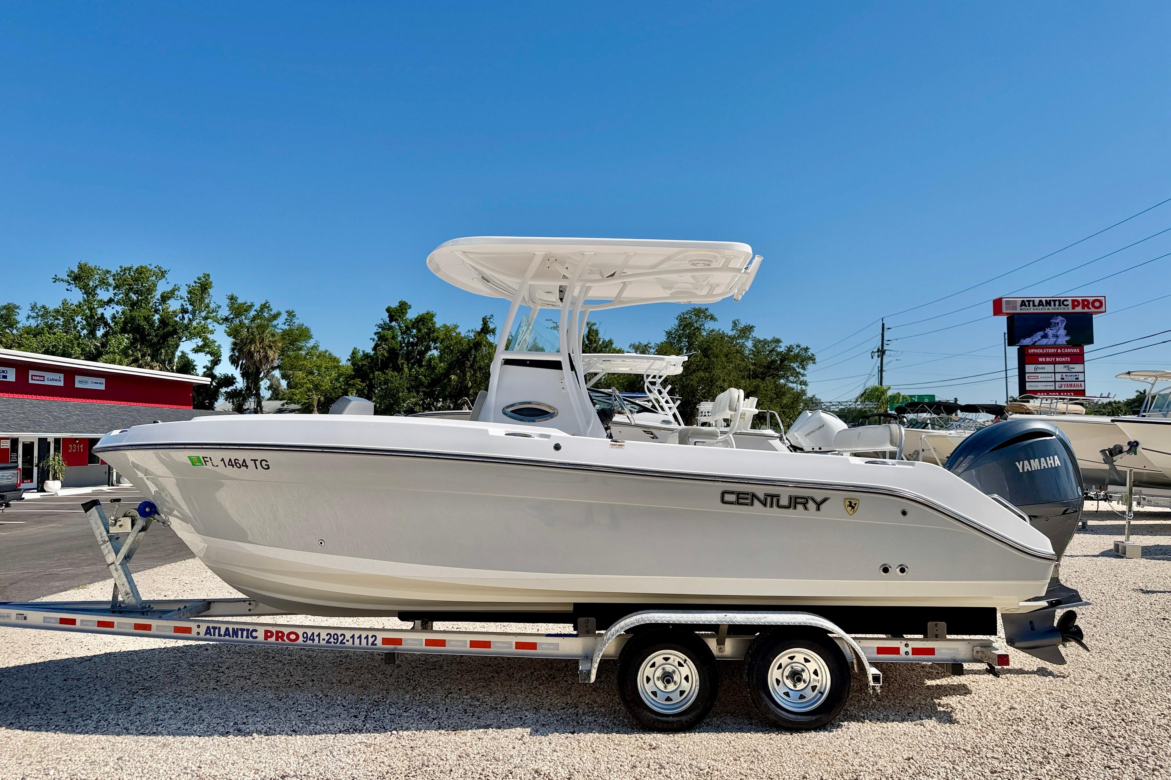 2022 Century 2301 Center Console