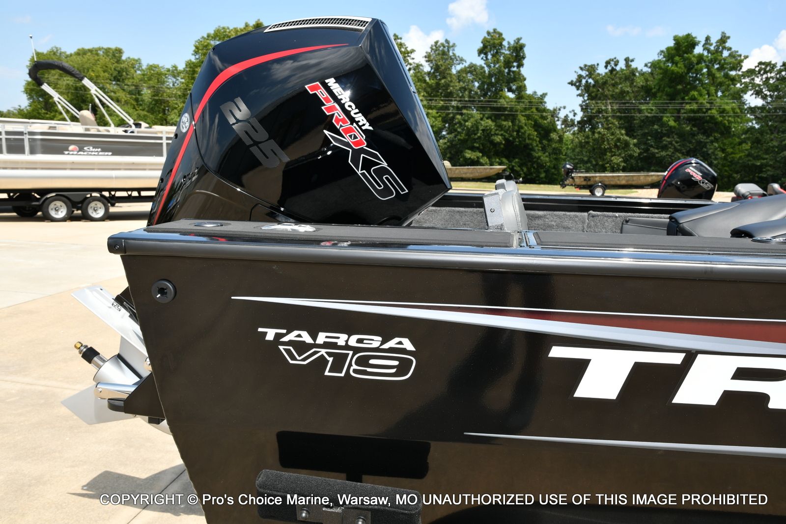 2026 Tracker Targa V-19 Combo - 100