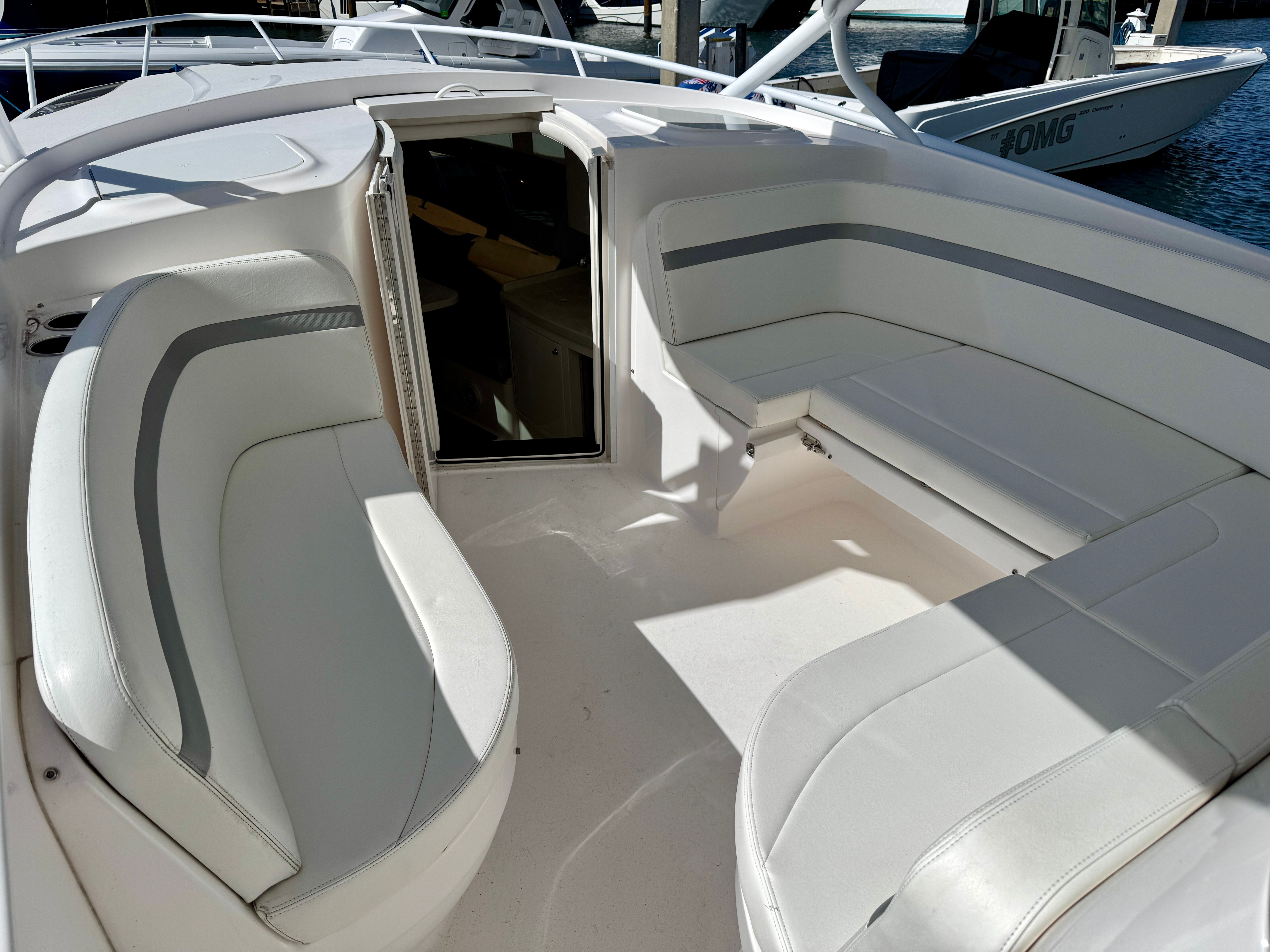 2019 Intrepid 407 Cuddy - 24