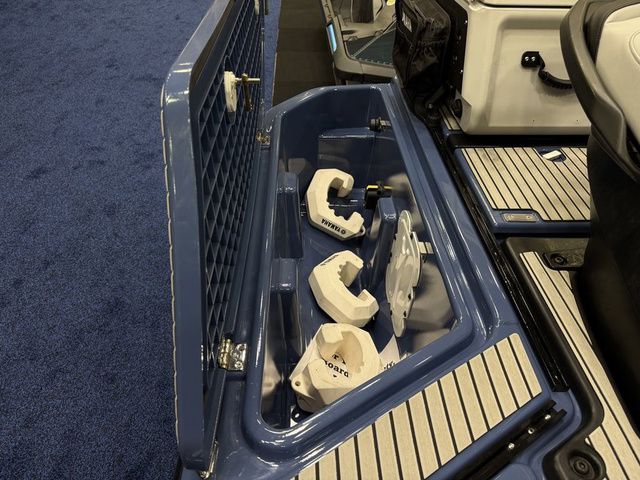 2026 Yamaha WaveRunner Crosswave® - 12