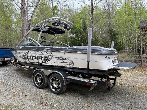 2010 Supra Launch 22 V