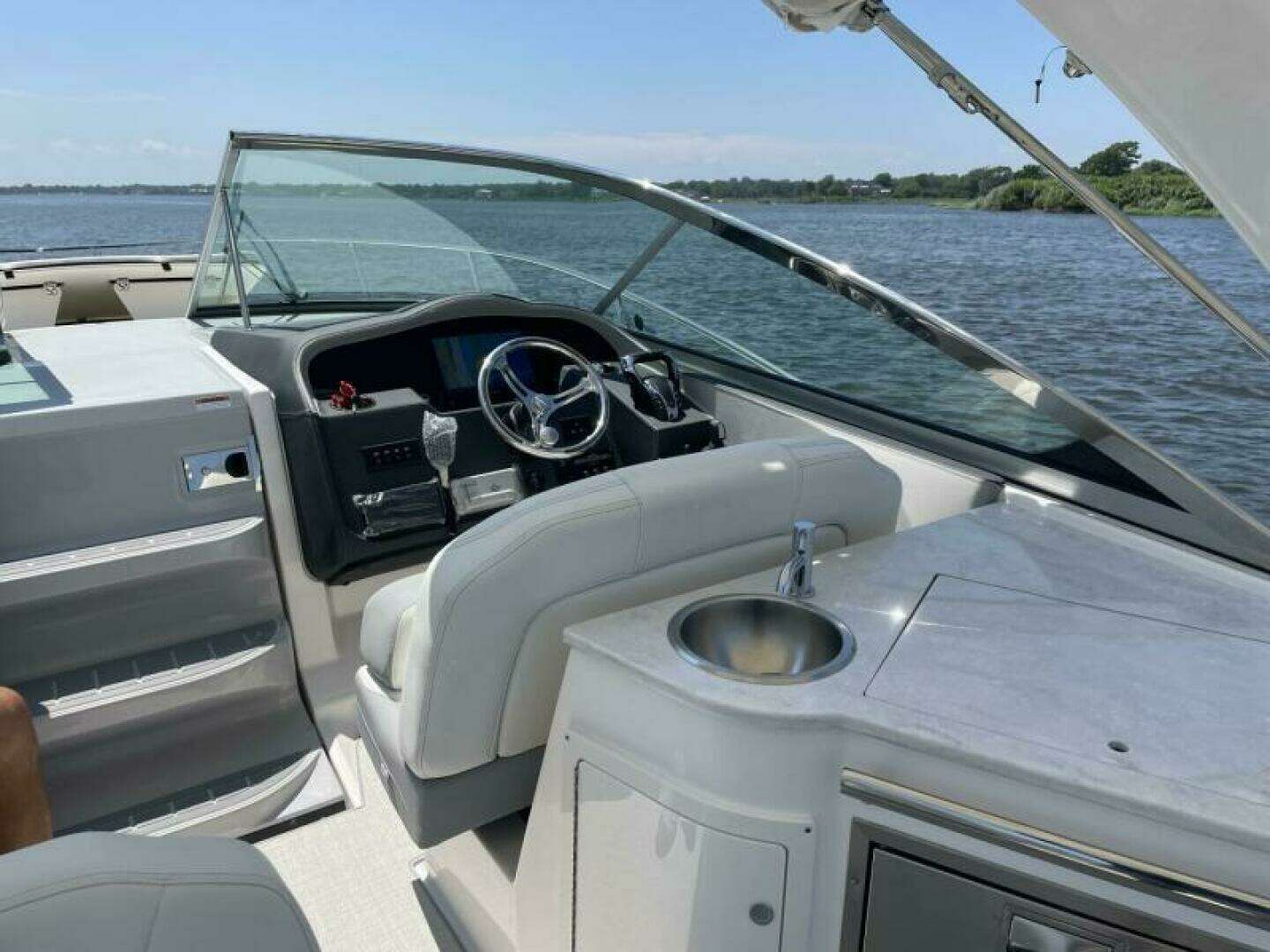2026 Regal 33 XO - Image 8