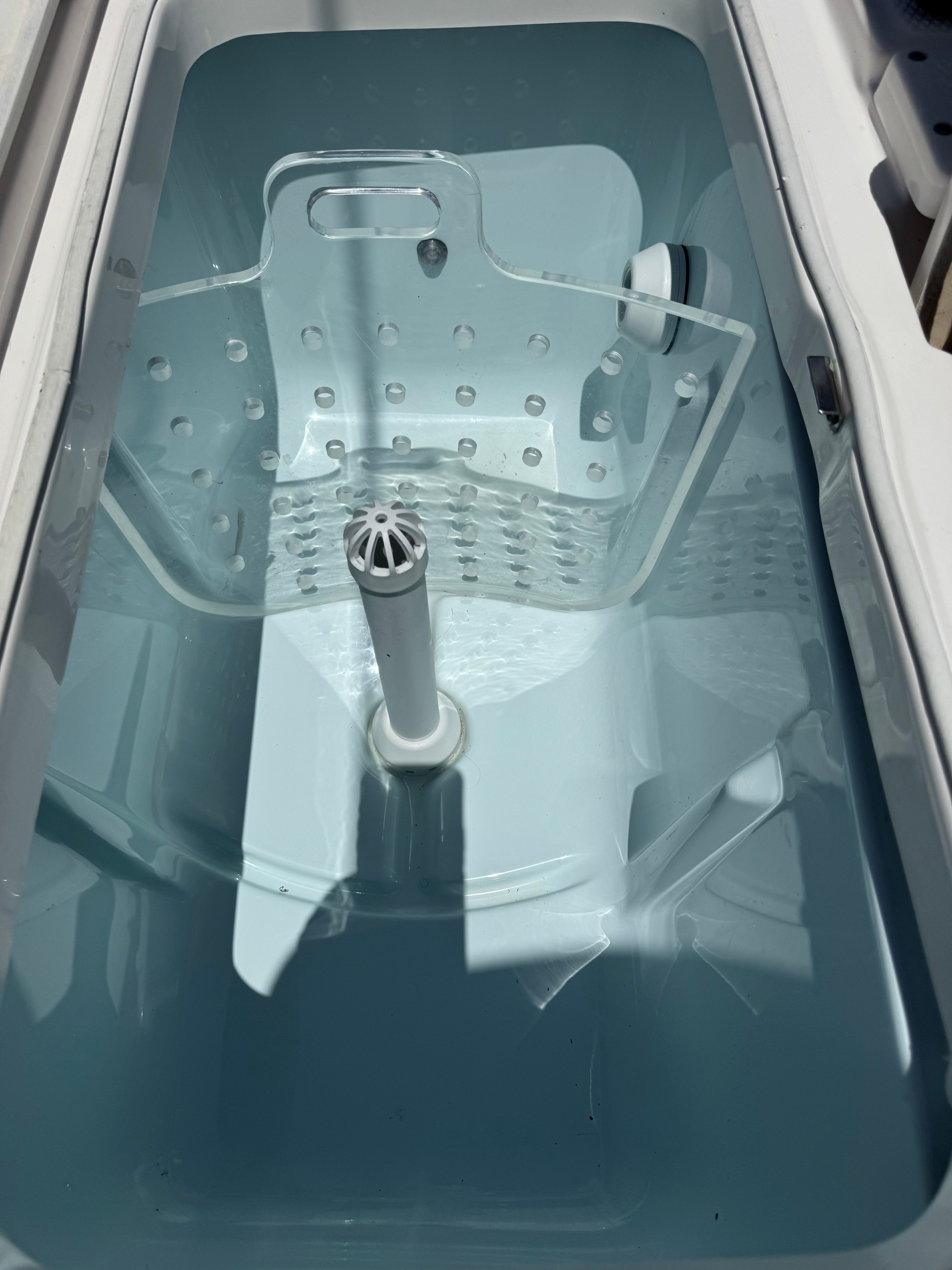 2023 Robalo 246 Cayman - 12
