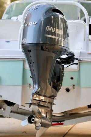 2022 Robalo R207 Dual Console - 9
