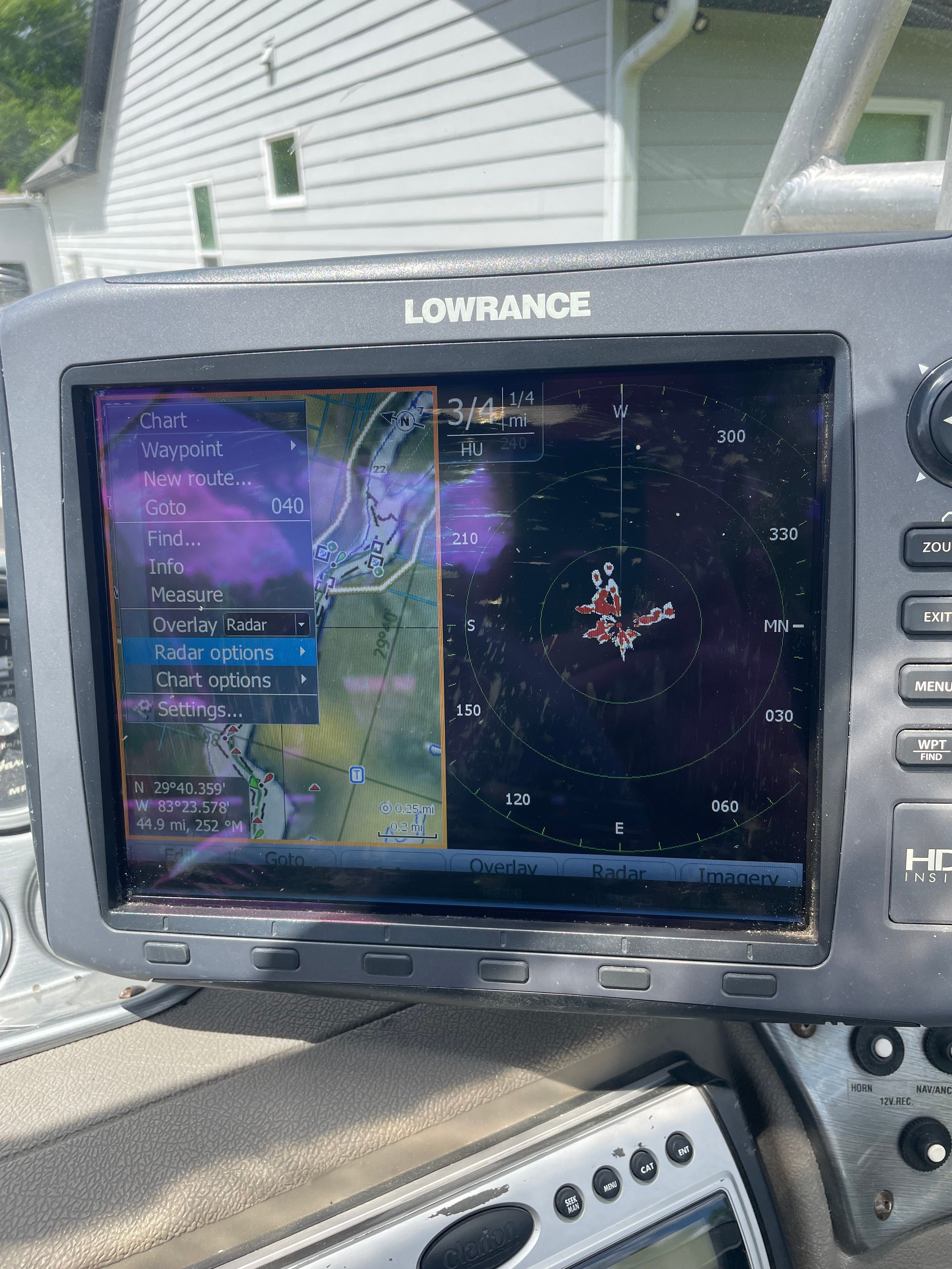 Lowrance radar on Crestliner Mirage 2000 boat, 2007 model.