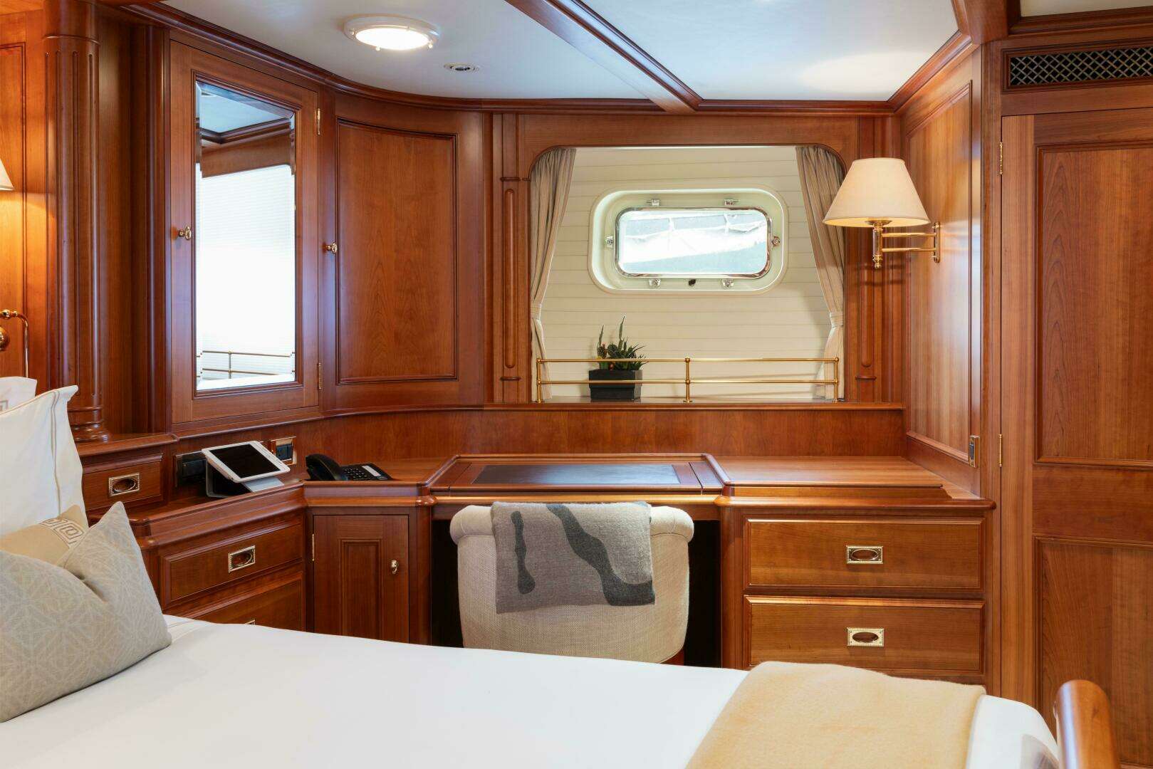 2001 Vitters Aft Cockpit - Image 7