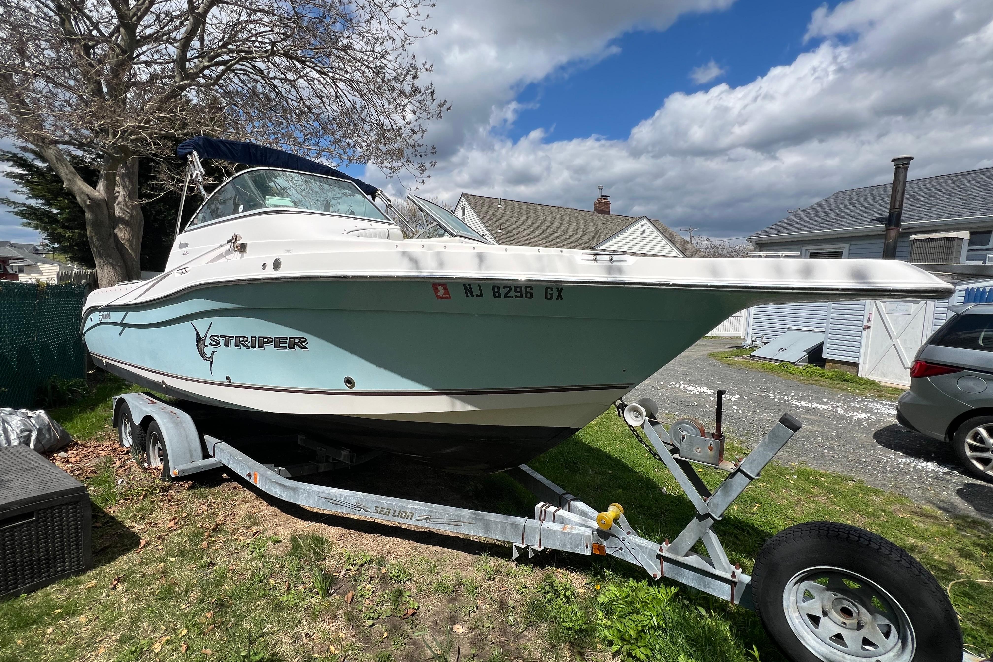 2007 Seaswirl Striper 2301 Dual Console O/B