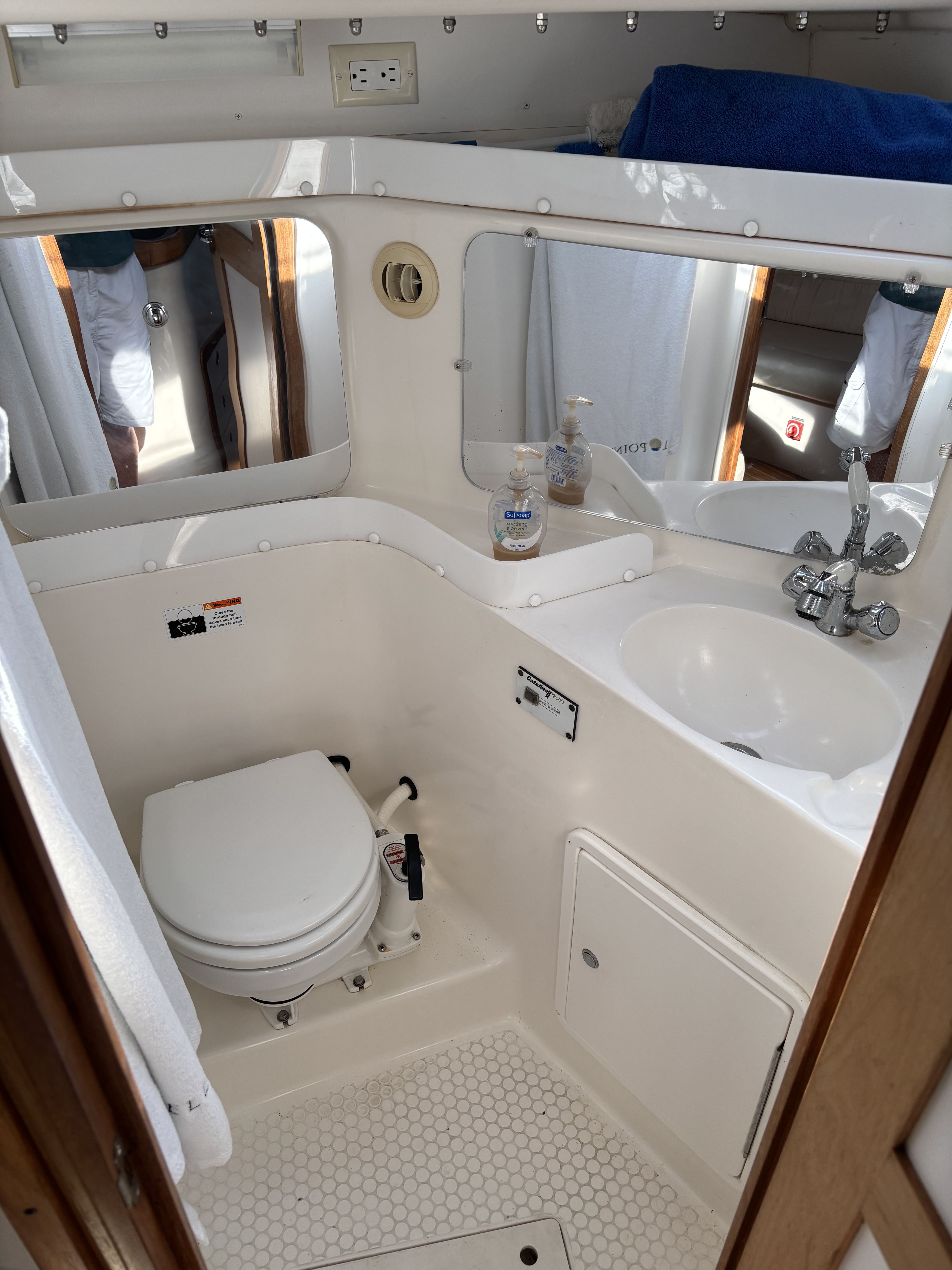 2006 Catalina 320 - 26