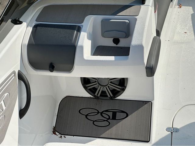 2024 Tahoe TAHOE 21 W/150 HP - 15