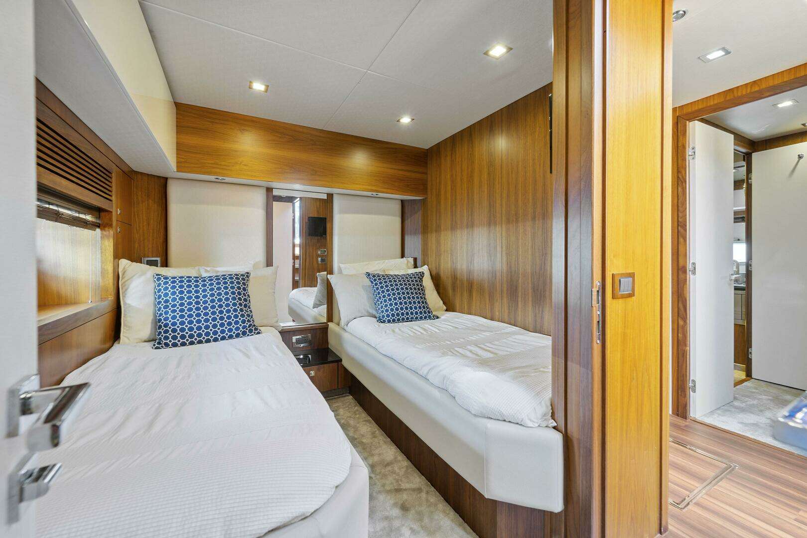 2013 Sunseeker Predator 84 - Image 28