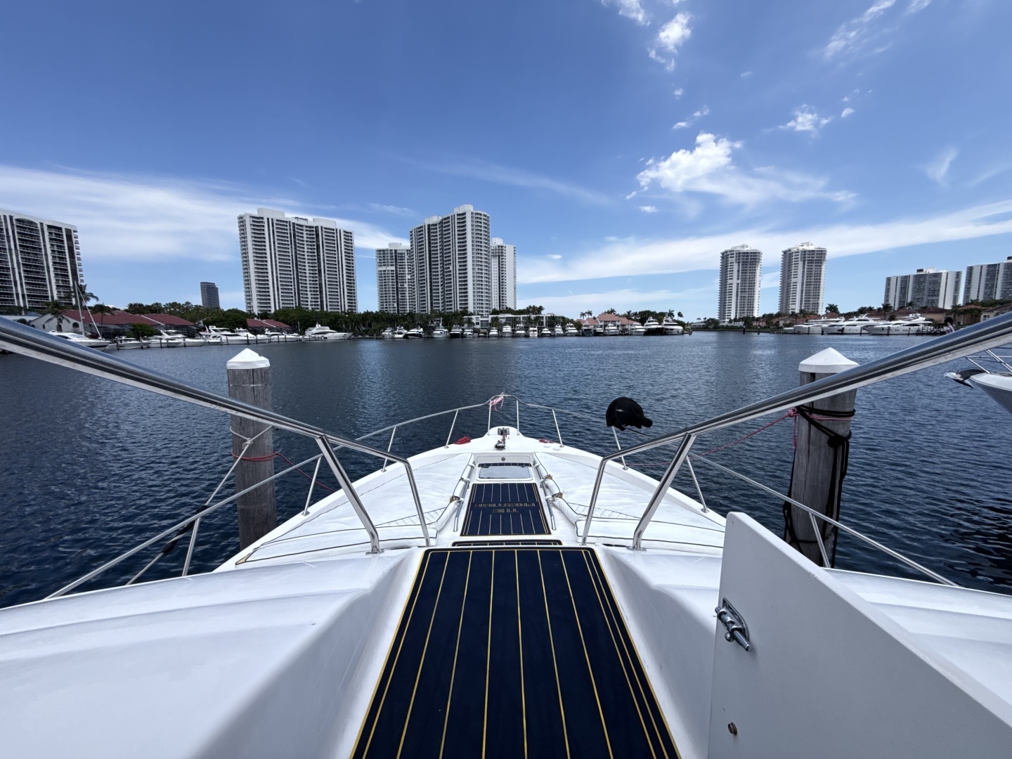 2001 Sea Ray 450 Express Bridge - Image 5