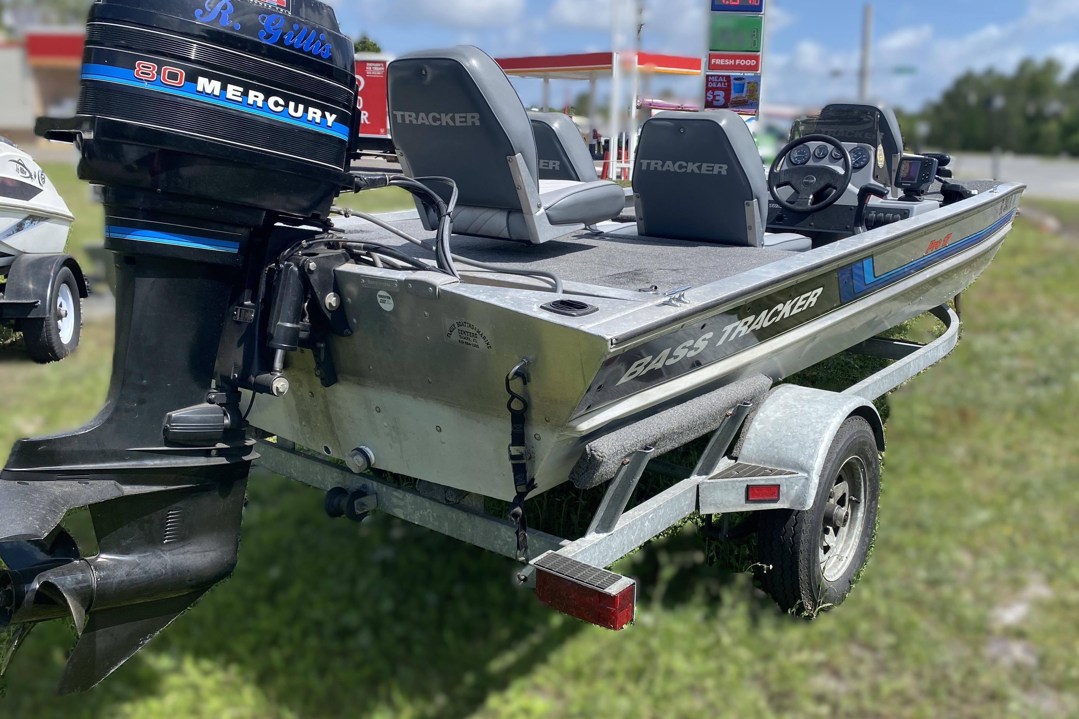 1994 Tracker Pro Guide V-17 SC