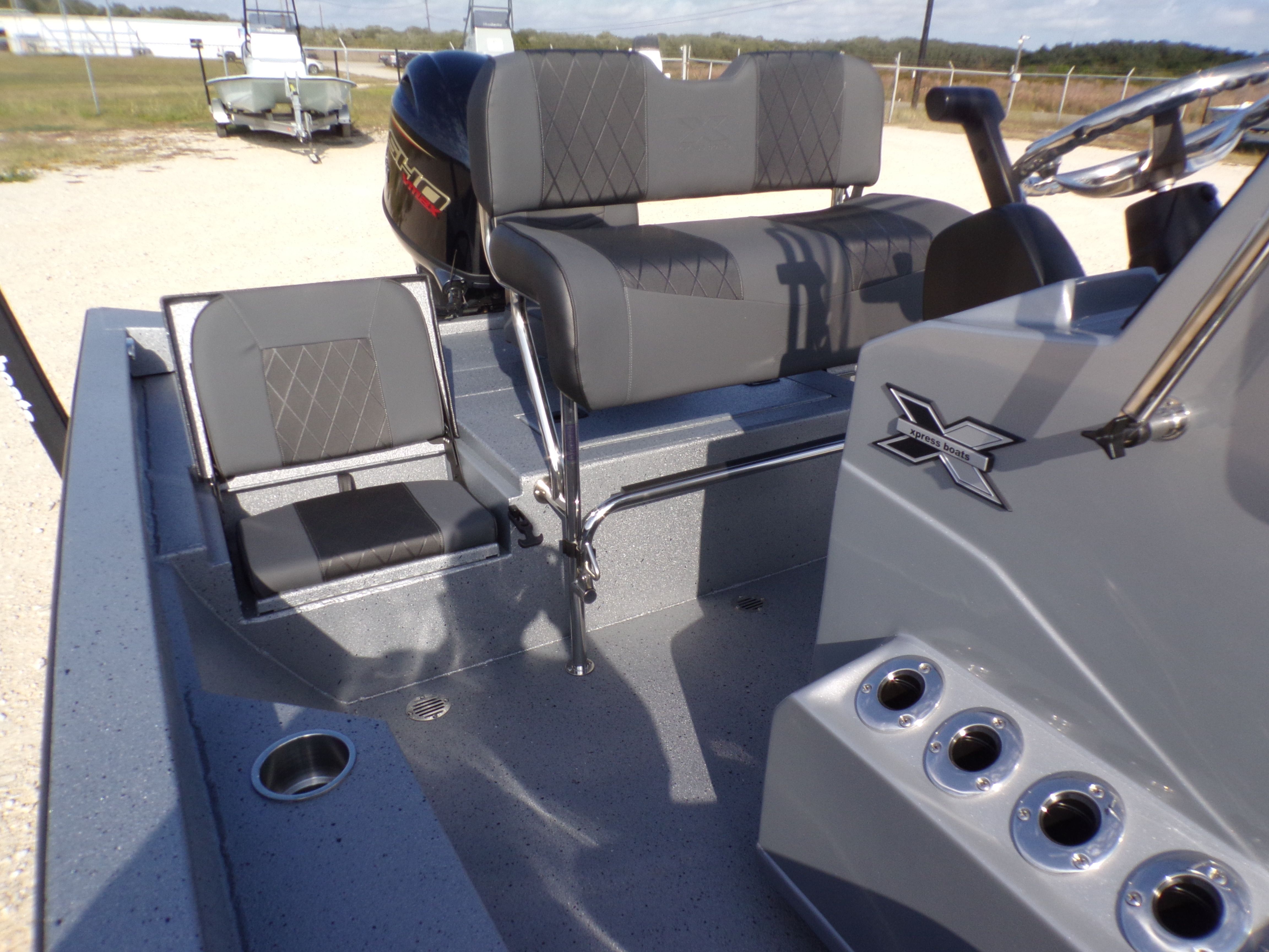 2026 Xpress H20B Bay - 18