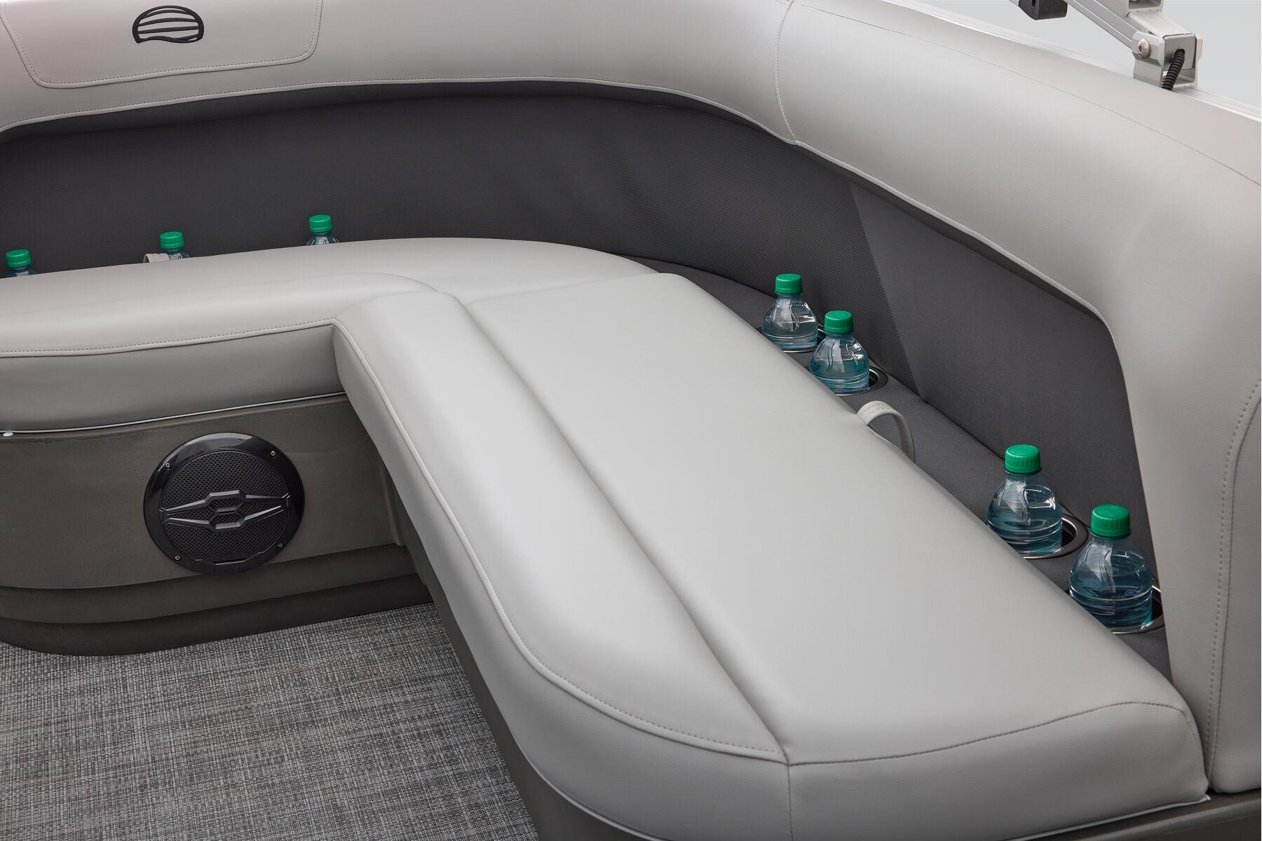 2026 Sun Tracker Party Barge 16 DLX - 56