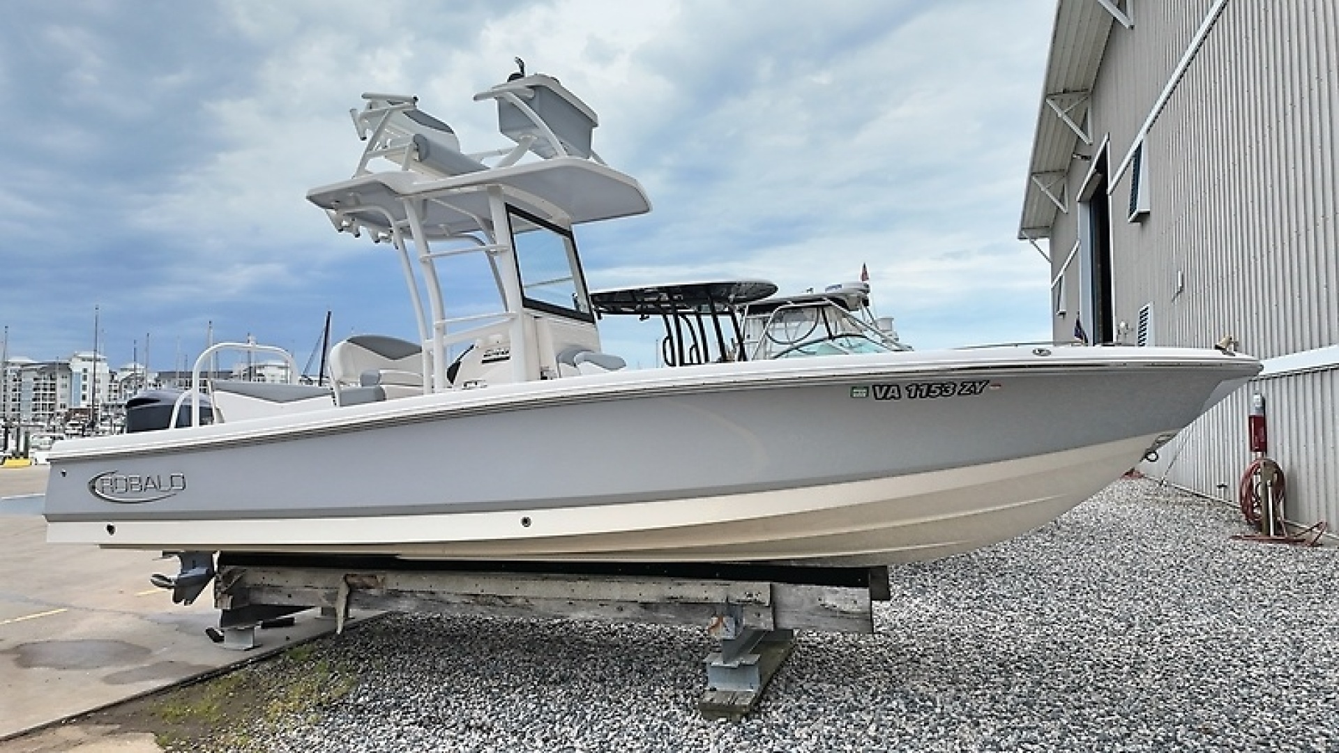 2021 Robalo 246 Cayman SD - Image 6