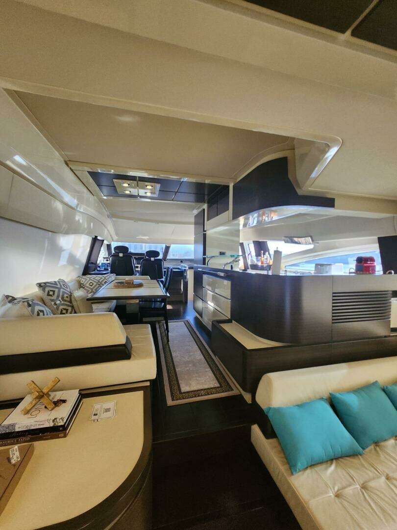 2014 Azimut Flybridge - Image 28