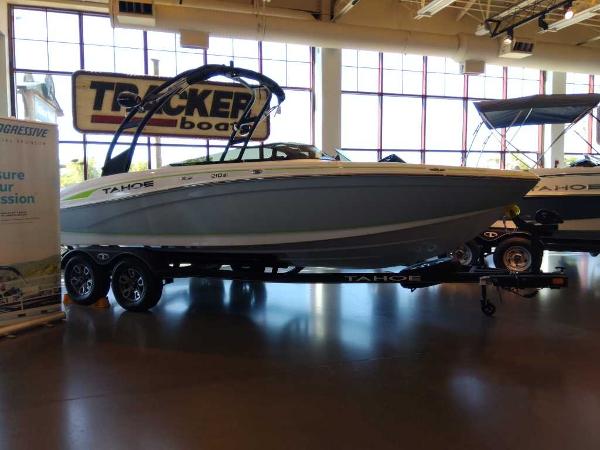 2023 Tahoe 210 Si Limited
