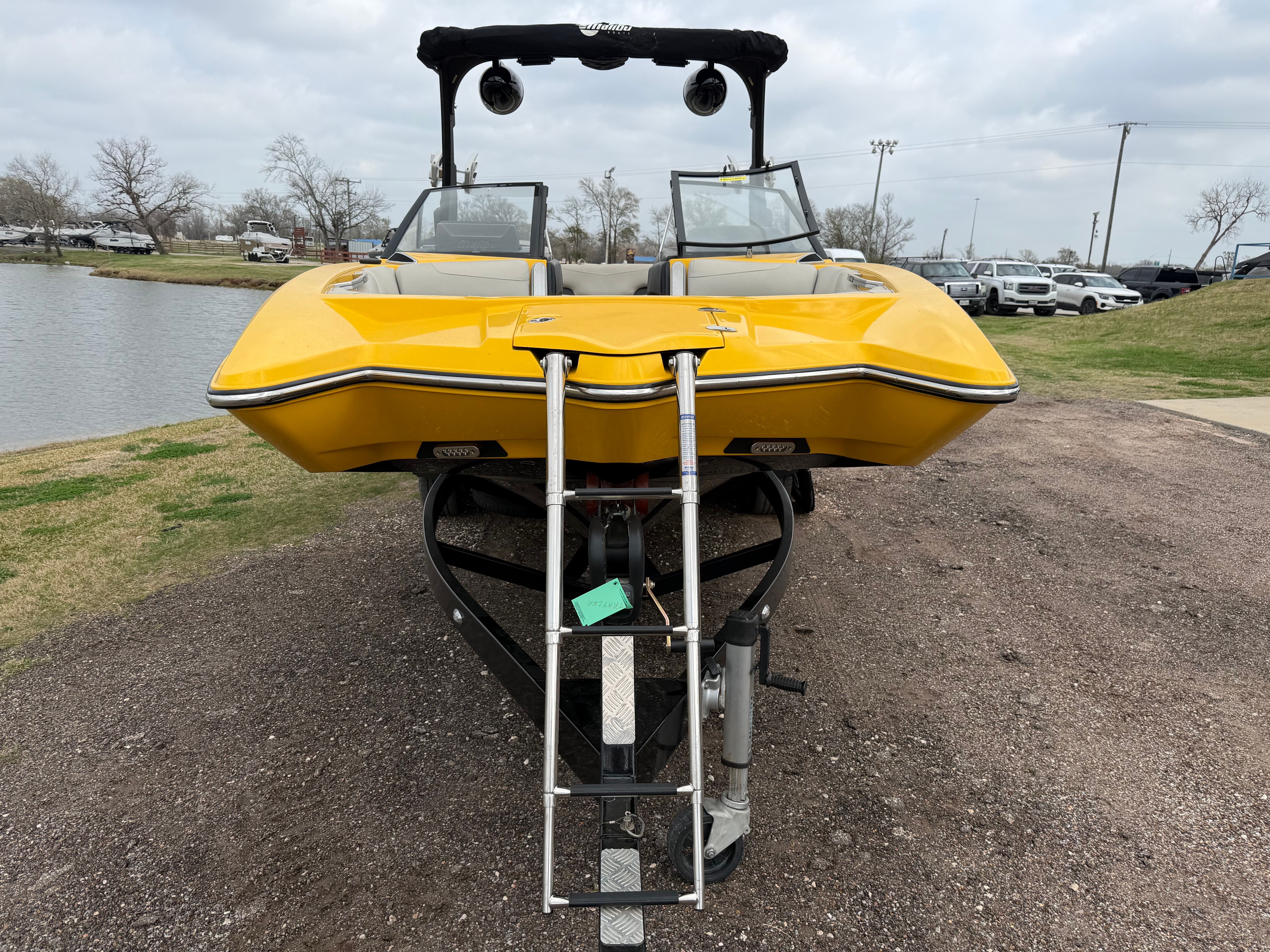 2015 MALIBU 24 MXZ - Image 3