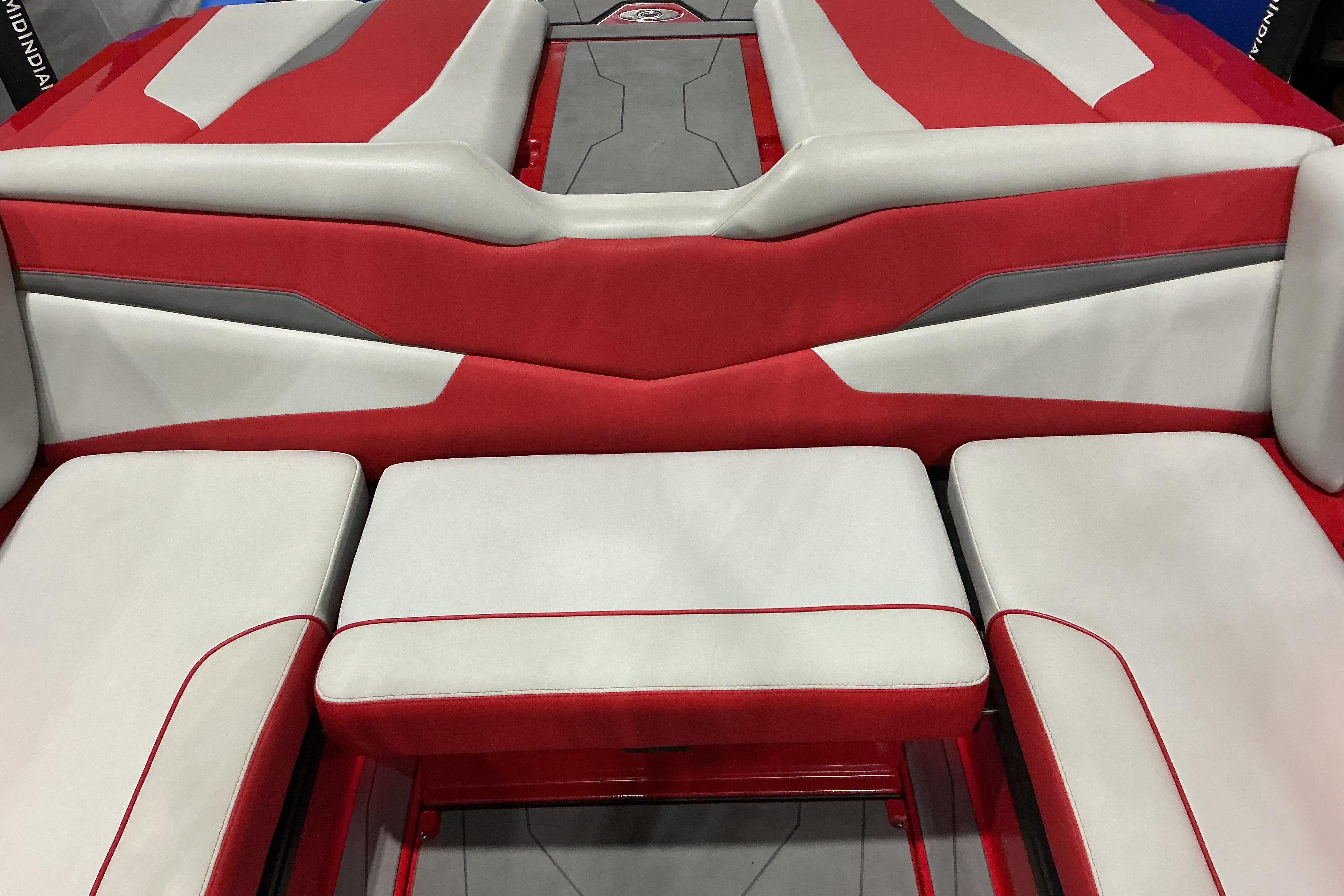 Red and white interior seating of 2022 Axis T250 boat.