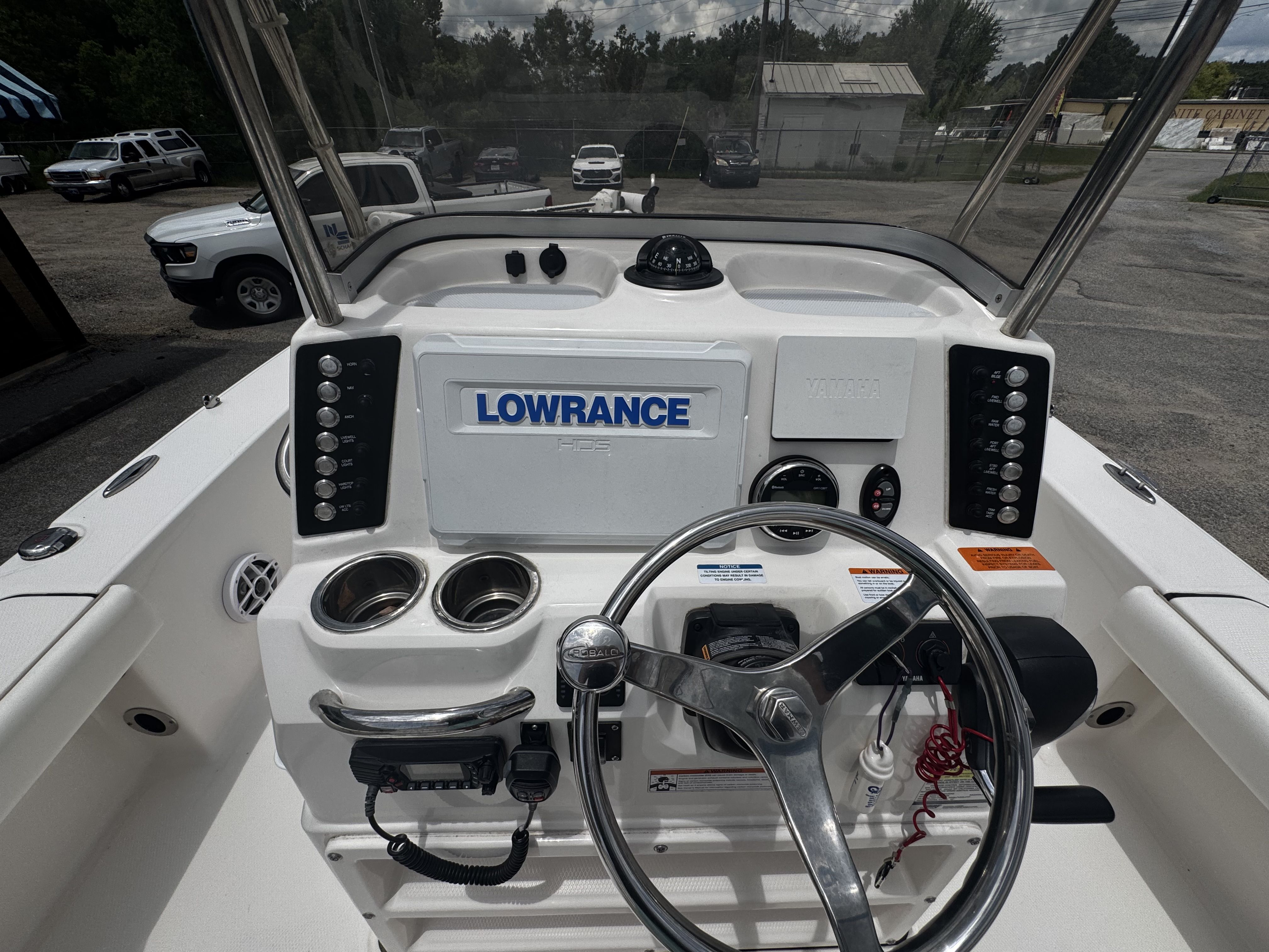 2022 Robalo Cayman 226 - 25