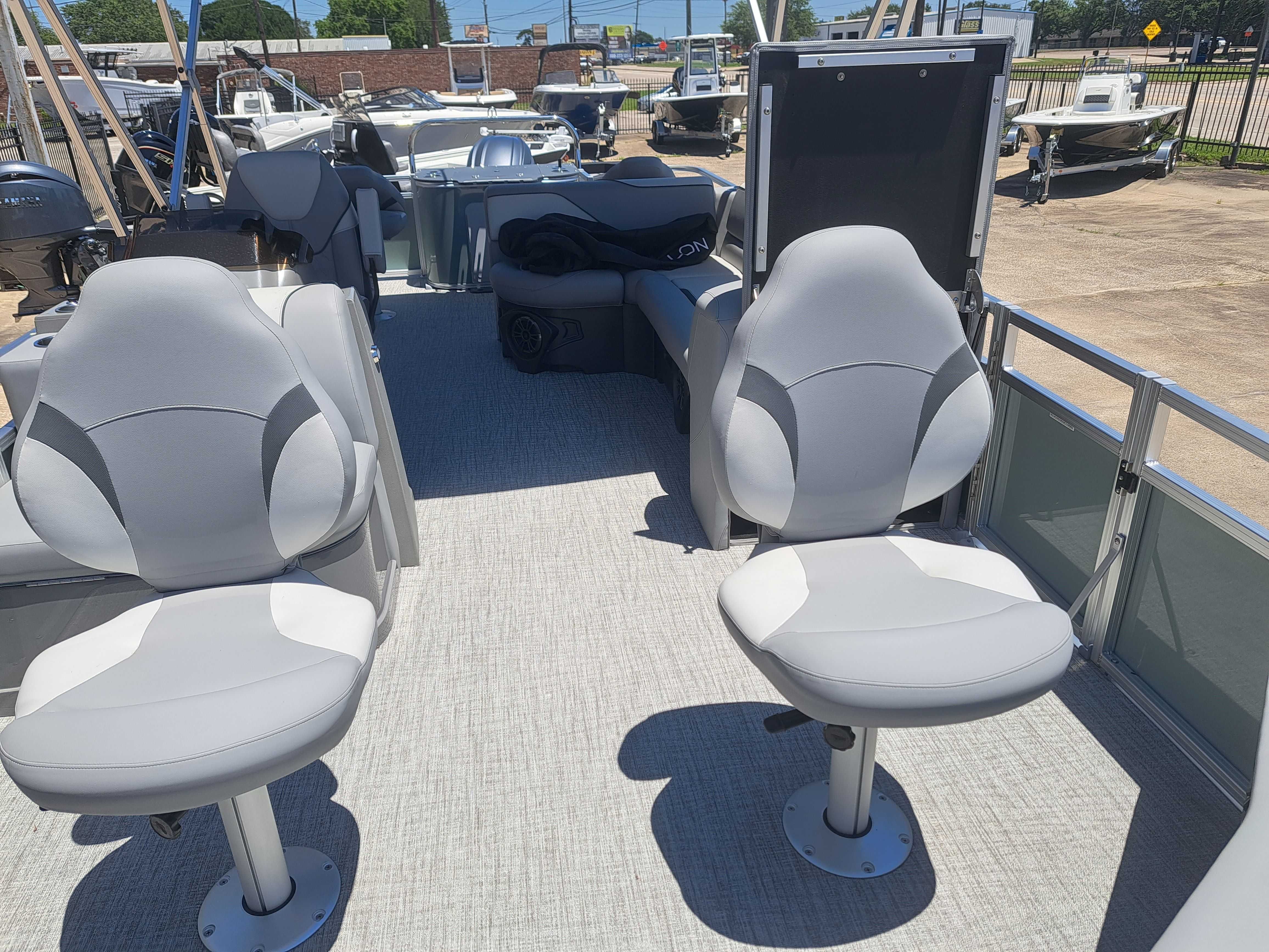2026 Avalon Venture 85 Quad Fish - 21' - 9