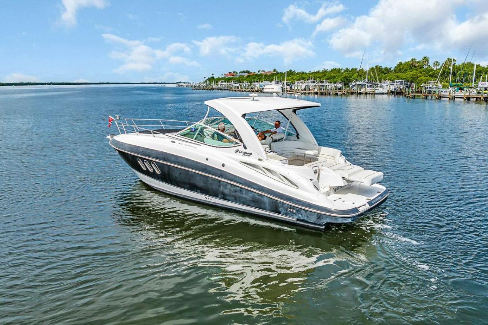 2014 Cruisers 350 Express