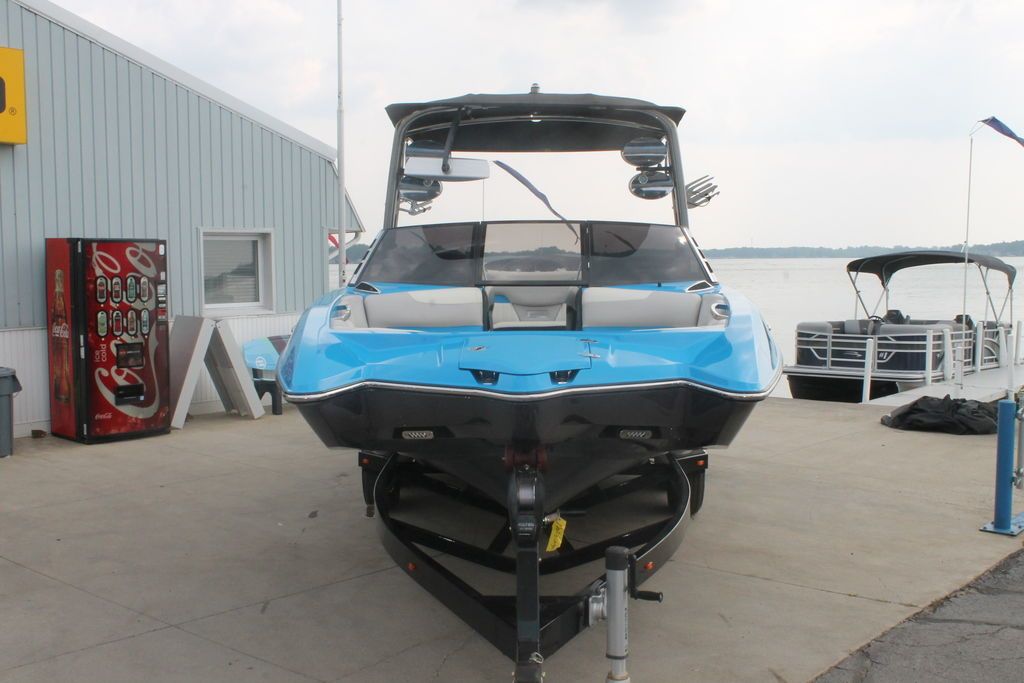 2013 Malibu Wakesetter 24 MXZ - 2