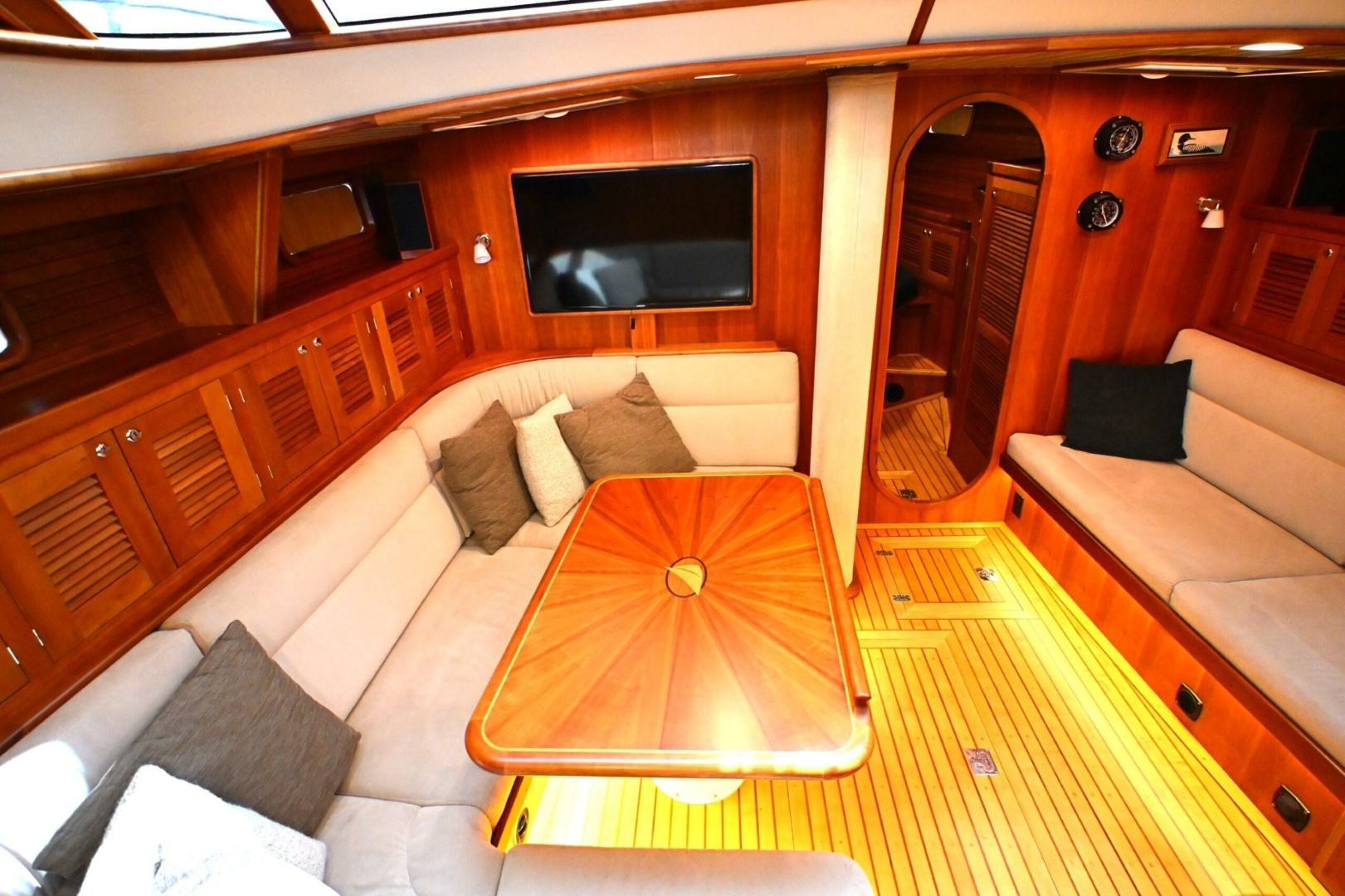 2006 Waterline 50 - Image 57