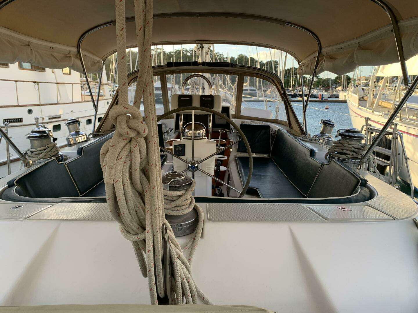2001 Hylas 49 - Image 19