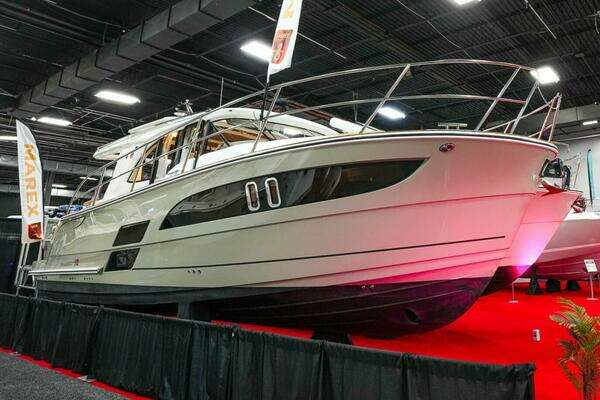 2026 Marex 330 Scandinavia