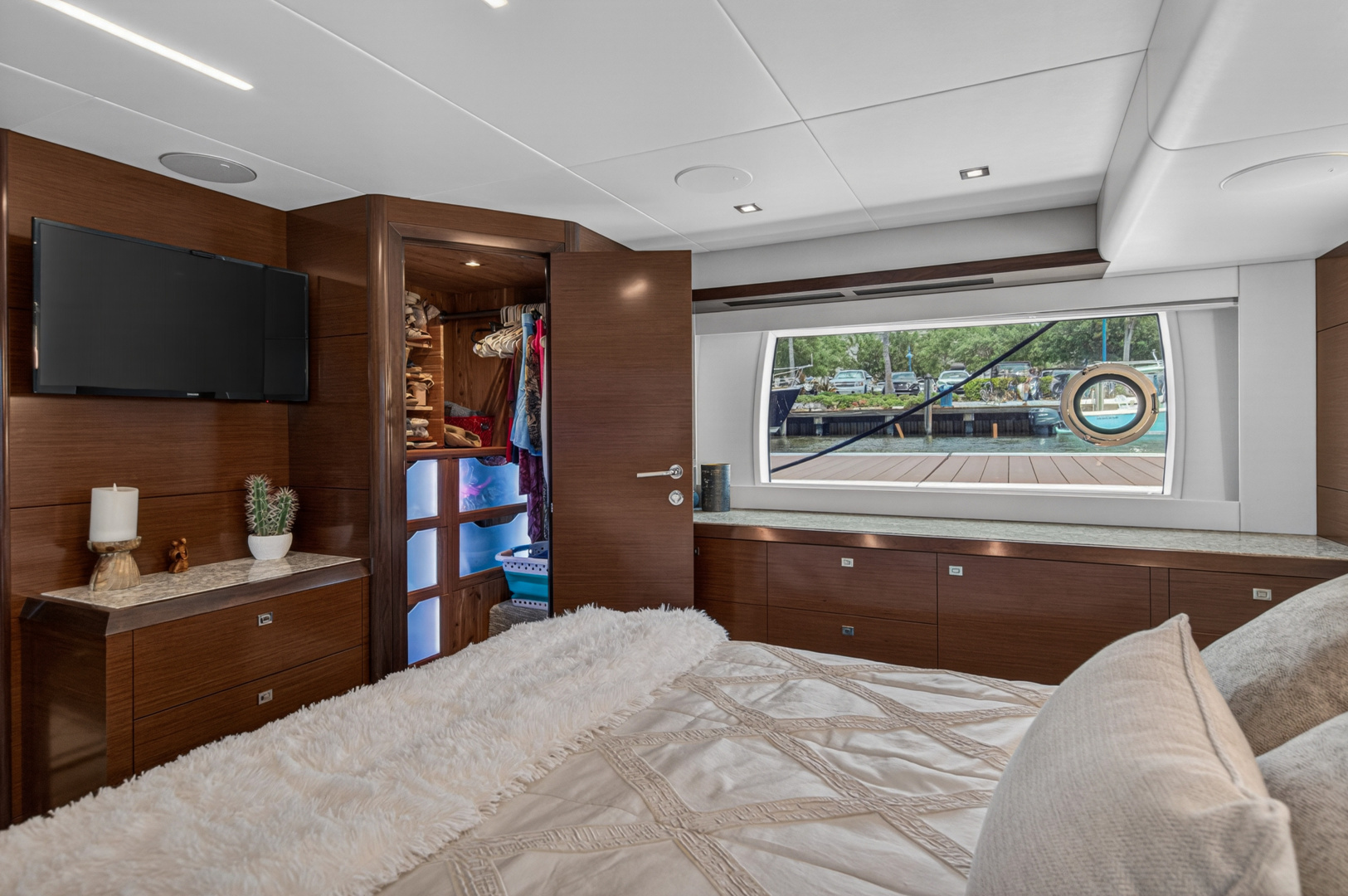2021 Ocean Alexander 70E - Image 65