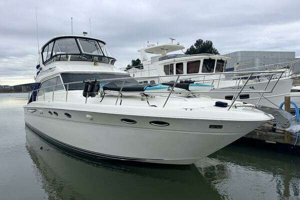 2000 Sea Ray 480 Sedan Bridge