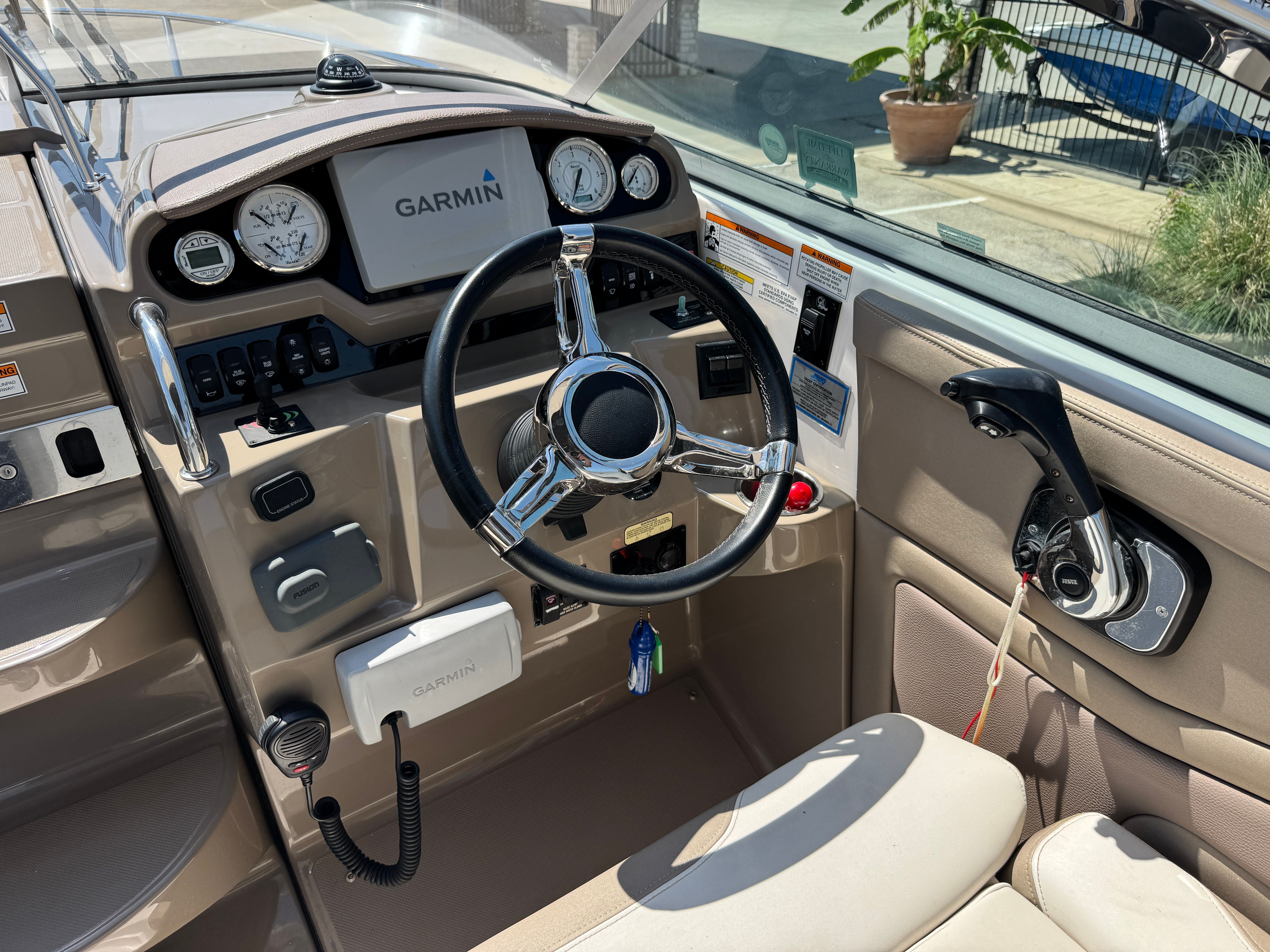 2016 REGAL 28 EXPRESS - Image 17