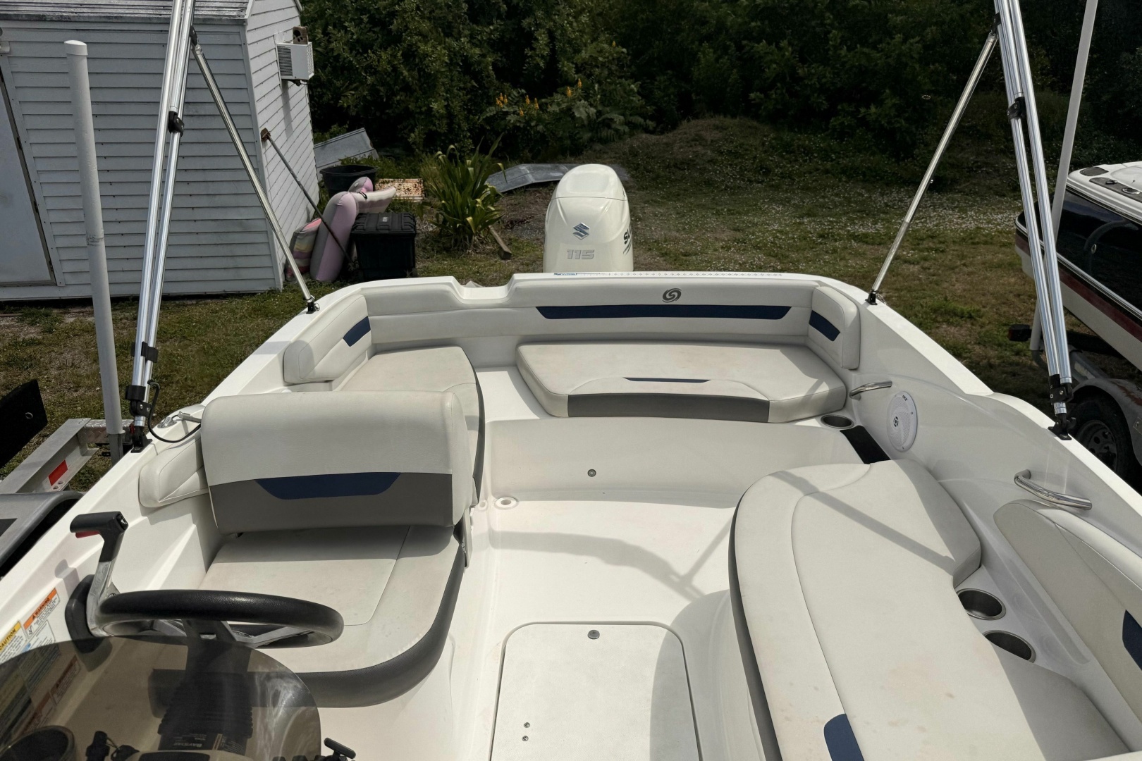 2020 Hurricane SunDeck Sport 185 OB - Image 8