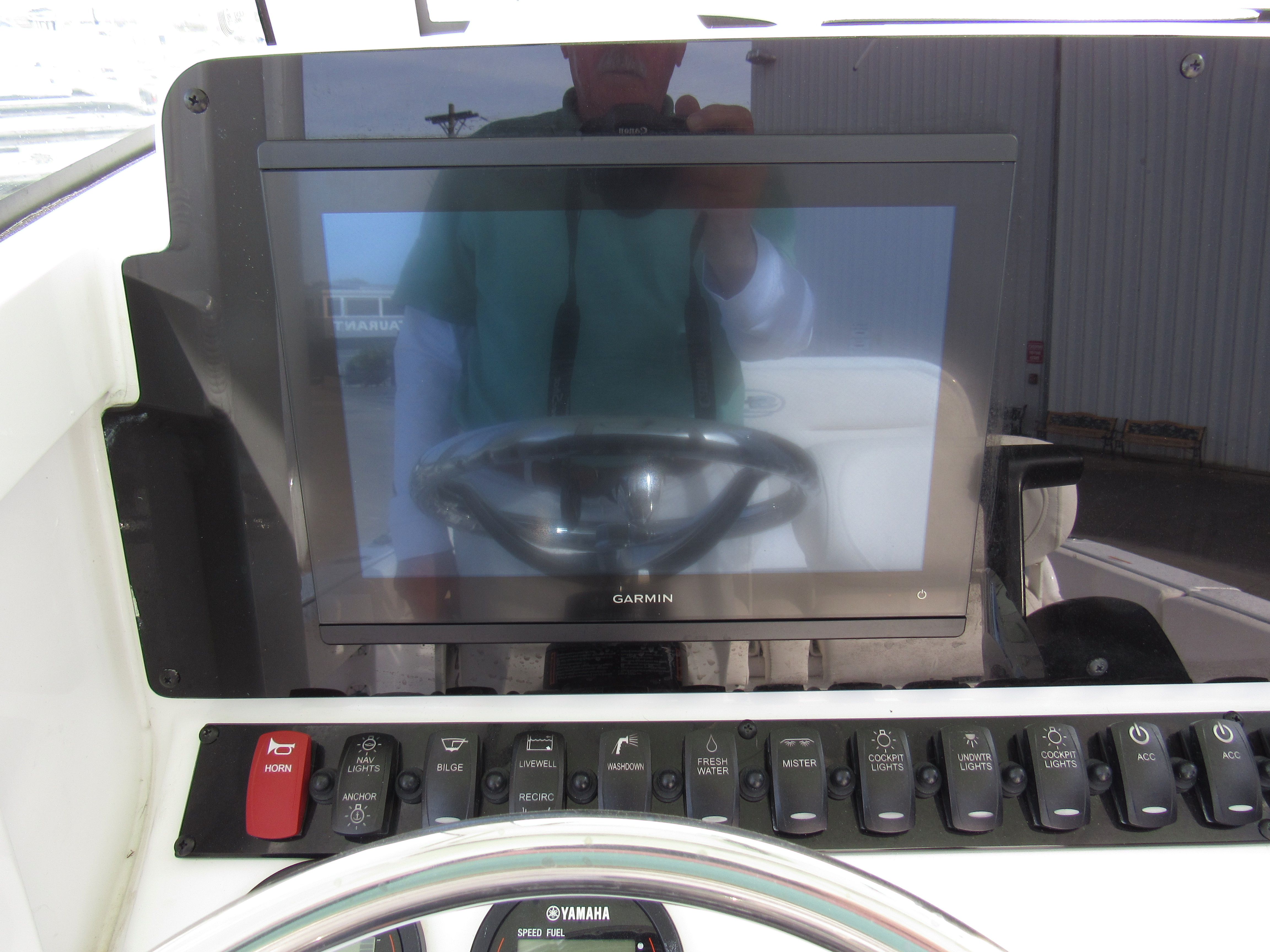 2025 Sea Hunt 235SE - 5